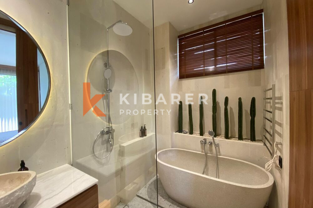 Three-Bedroom Enclosed Living Room Villa with Luxurious Touches in Canggu — image 10