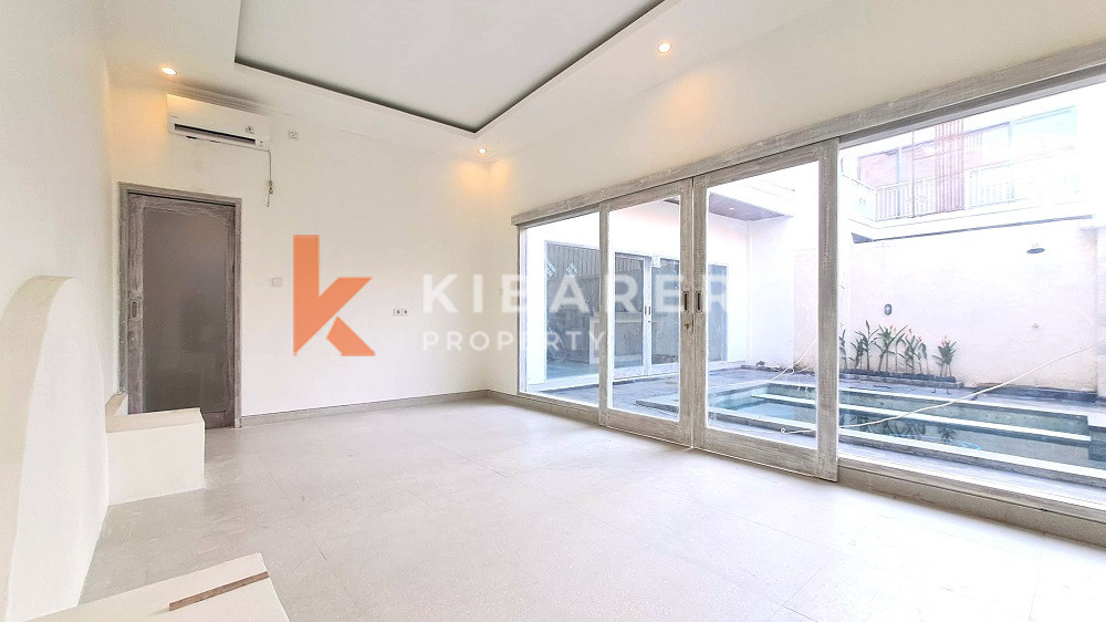 Unfurnished Three-Bedroom Gated Villa with Balcony in Canggu Area — image 2