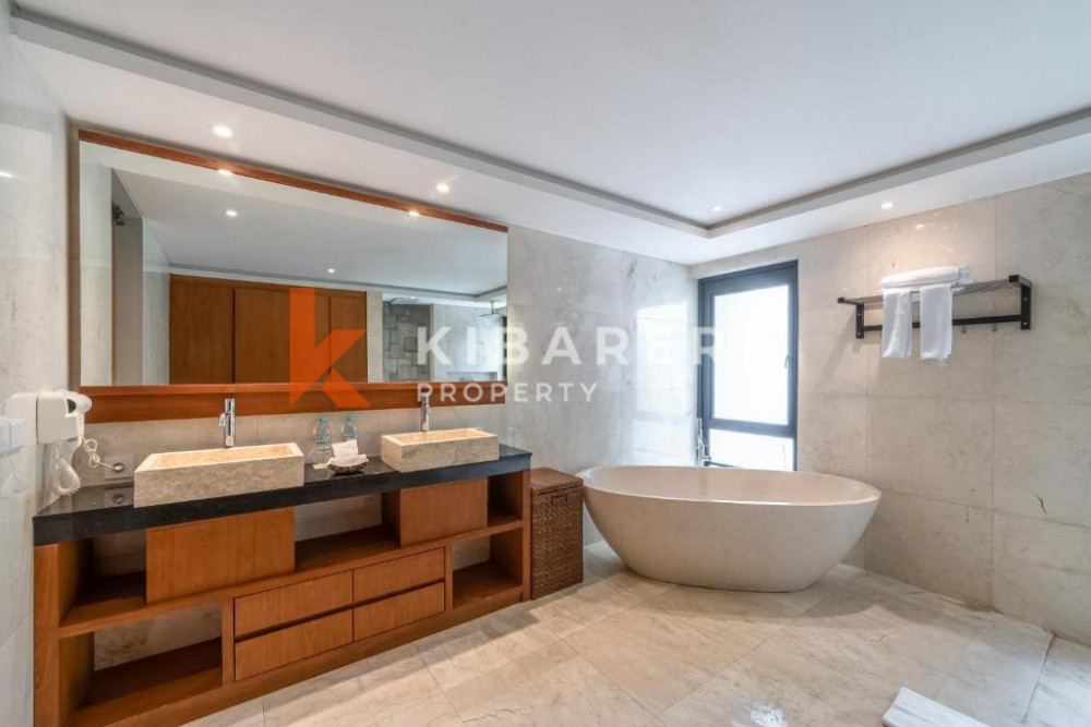 Ocean Front Four-bedroom Villa in Nusa Dua — image 8