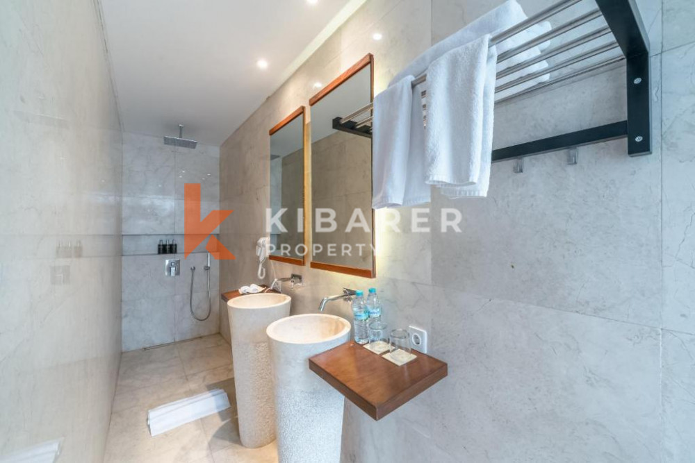 Ocean Front Four-bedroom Villa in Nusa Dua — image 15