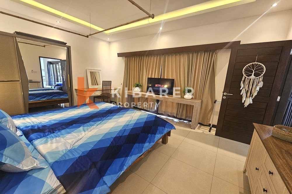 Wonderful Three-Bedrooms Enclosed Living Villa with Rooftop Located in Umalas Area — image 6
