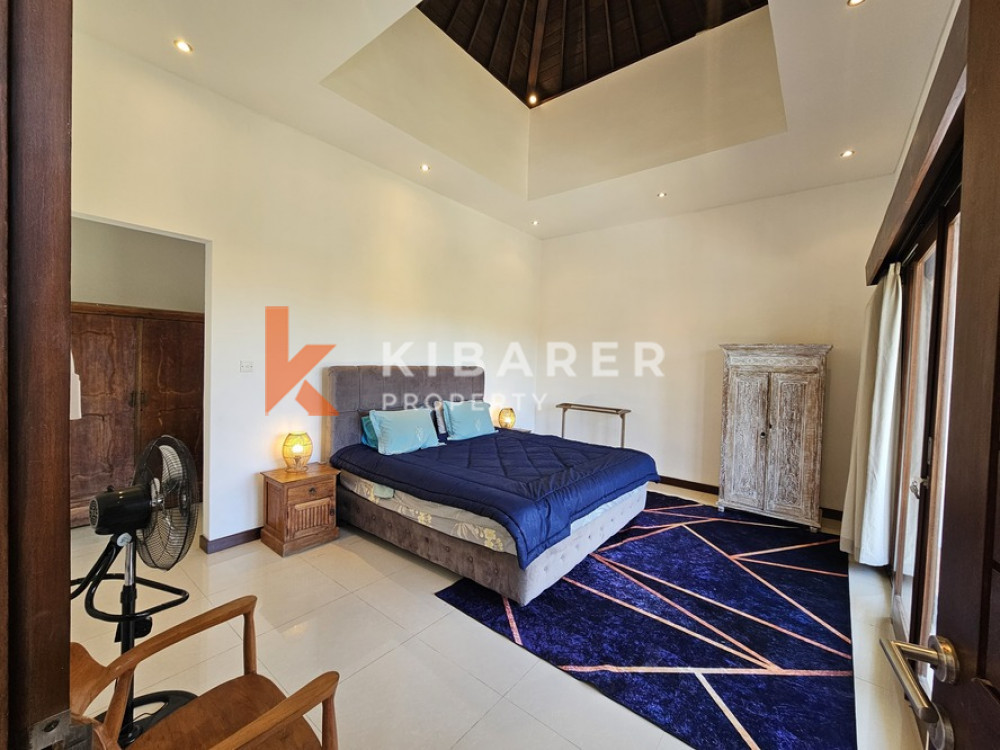 Wonderful Three-Bedrooms Enclosed Living Villa with Rooftop Located in Umalas Area — image 9