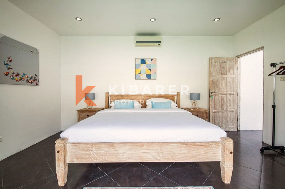 Spacious Fully Furnished Four-Bedrooms Enclosed Living Villa Situated in Seminyak Area — image 12