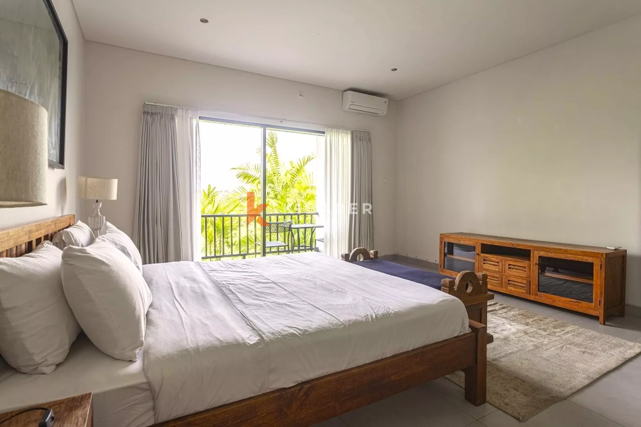 Fabulous Three Bedroom Enclosed Living Villa Located in Umalas — image 15