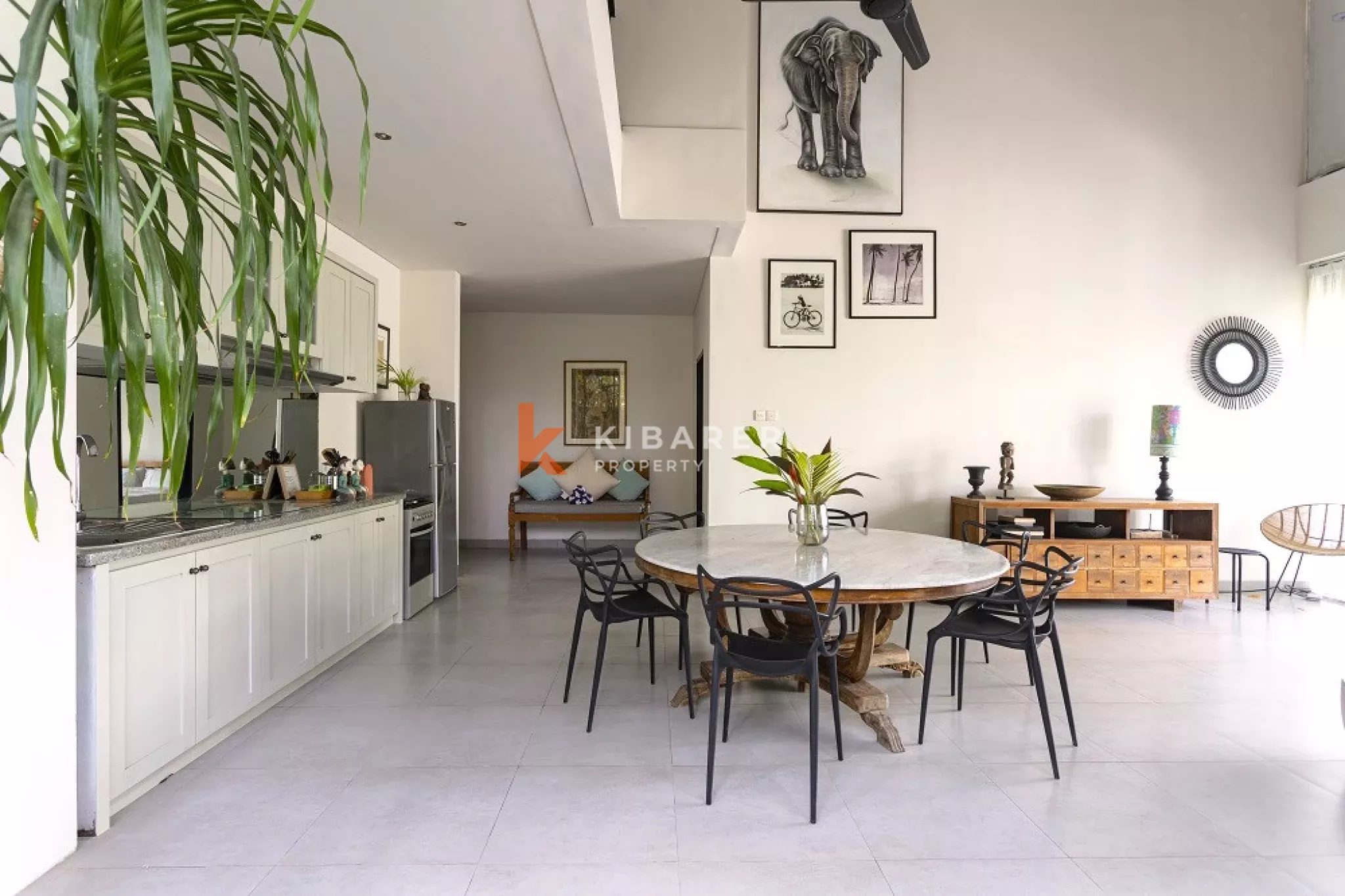 Fabulous Three Bedroom Enclosed Living Villa Located in Umalas — image 2
