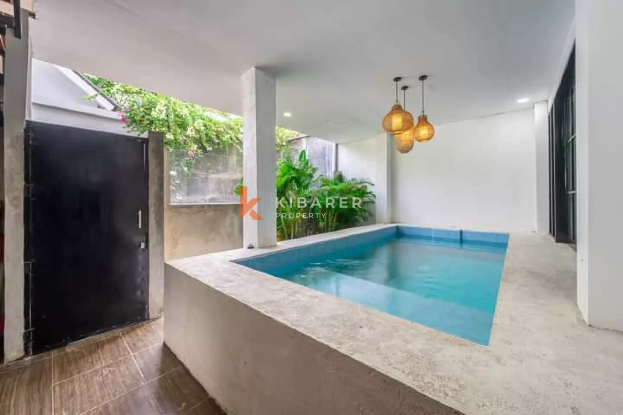 Industrial Style Villa with One Bedroom and Enclosed Living Area in Berawa — image 2
