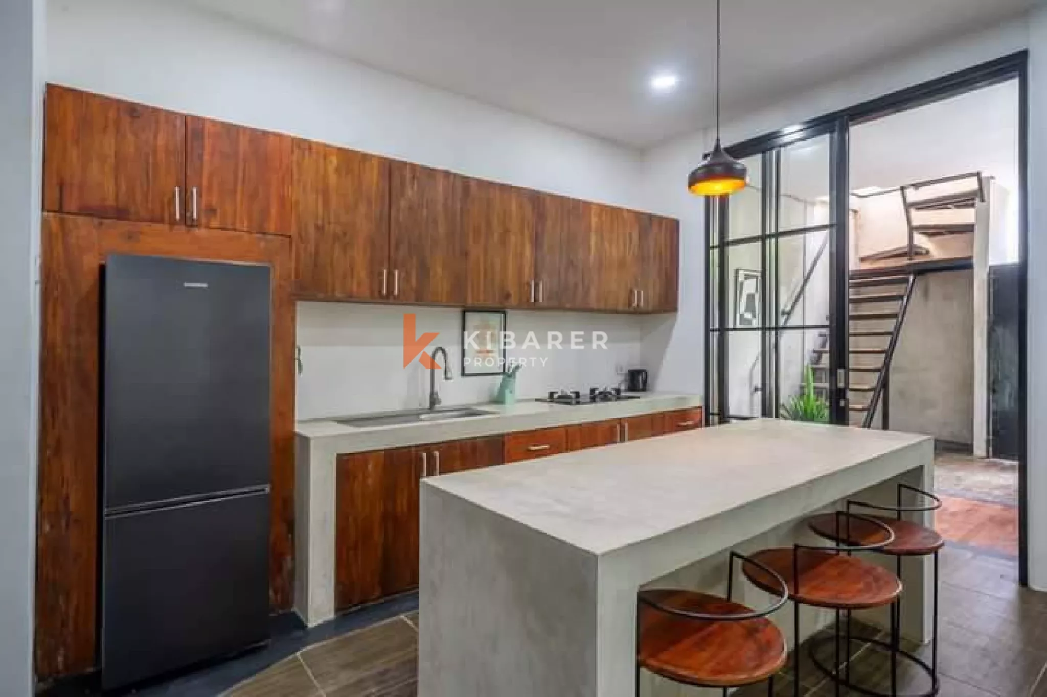 Industrial Style Villa with One Bedroom and Enclosed Living Area in Berawa — image 7