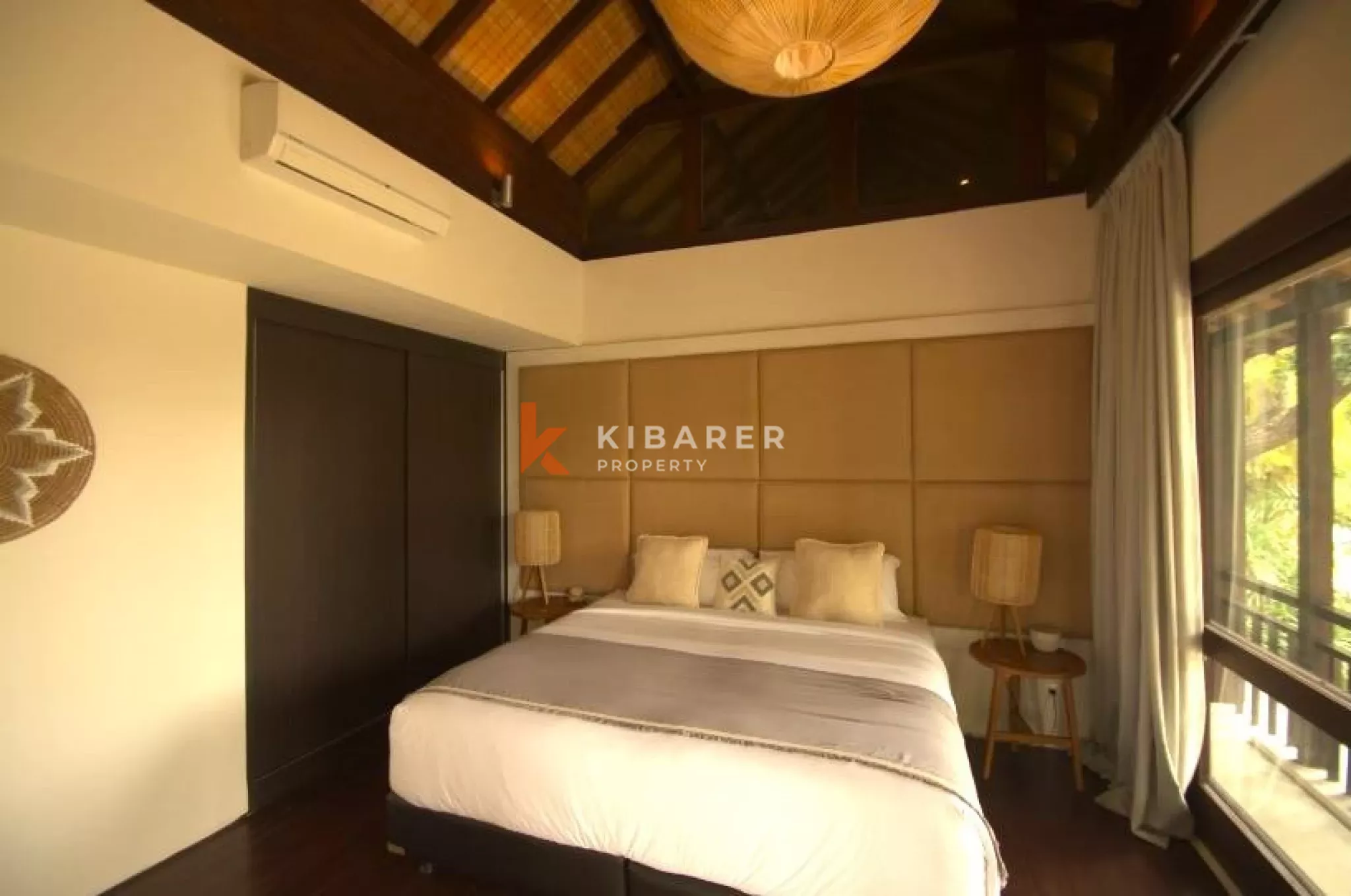 Luxurious Five-Bedroom and Office Villa with Enclosed Living Area in Petitenget Area — image 7