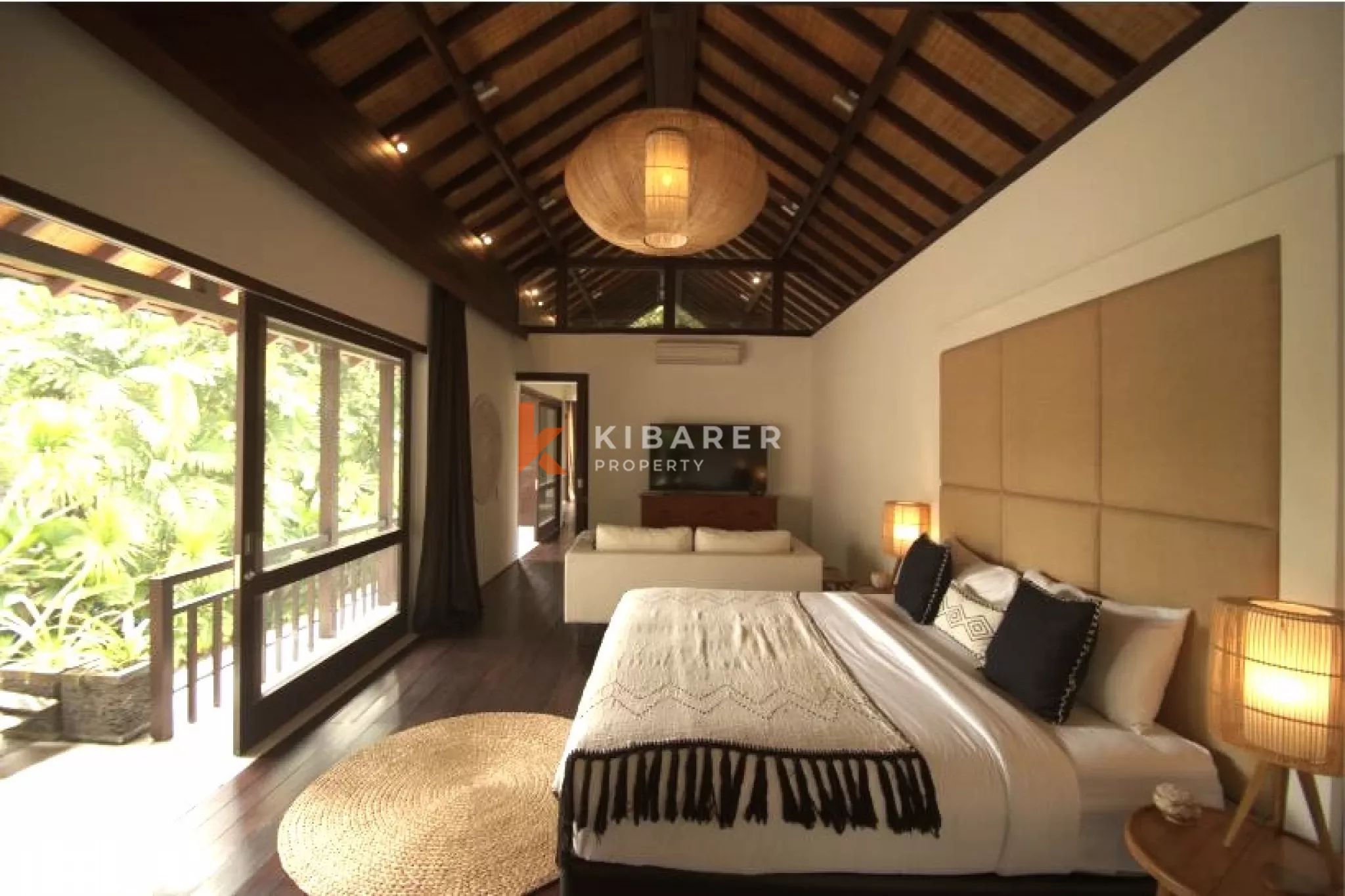 Luxurious Five-Bedroom and Office Villa with Enclosed Living Area in Petitenget Area — image 14