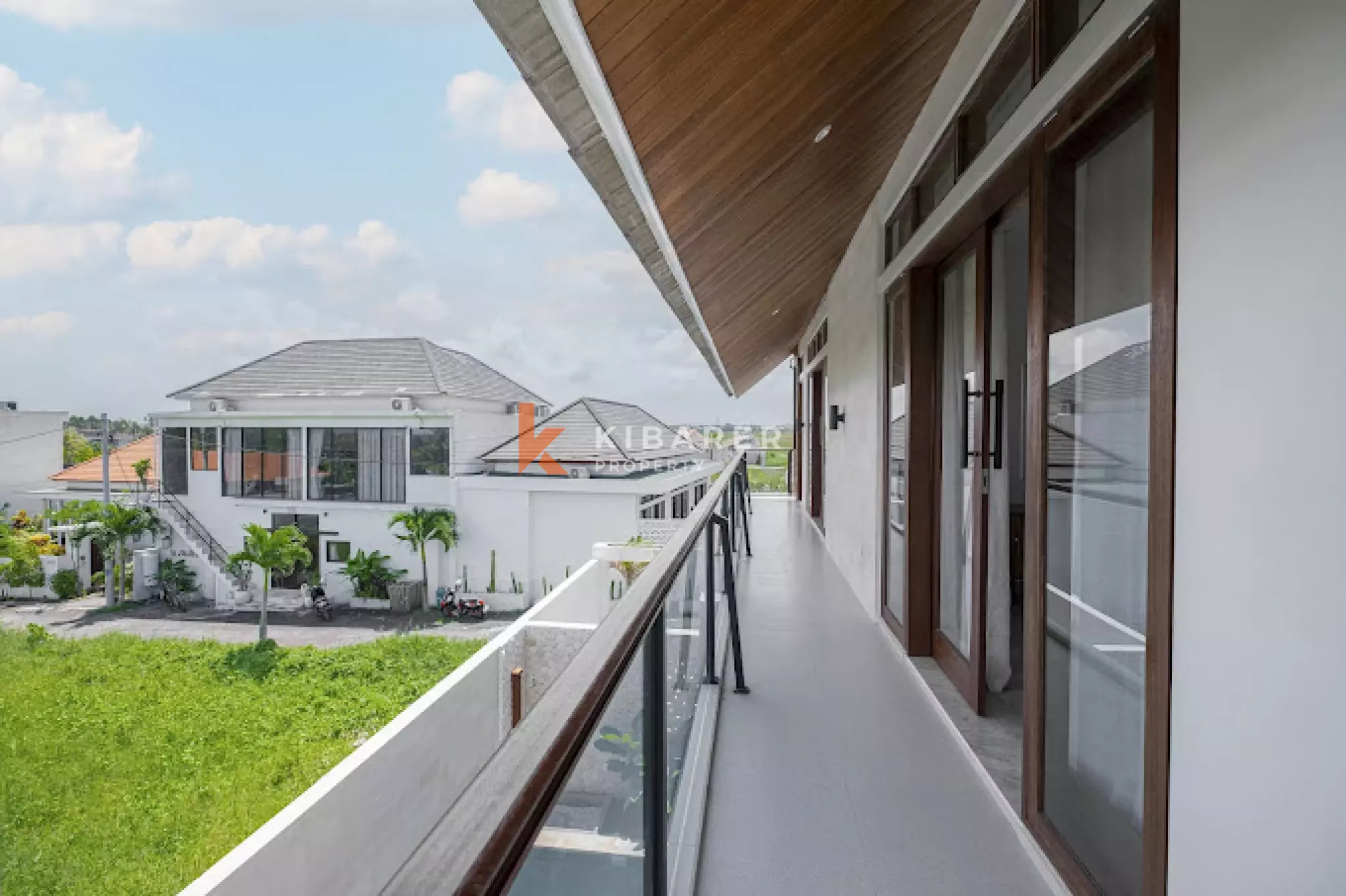 Lux Three Bedroom Villa with View and Near to Pererenan Beach — image 3