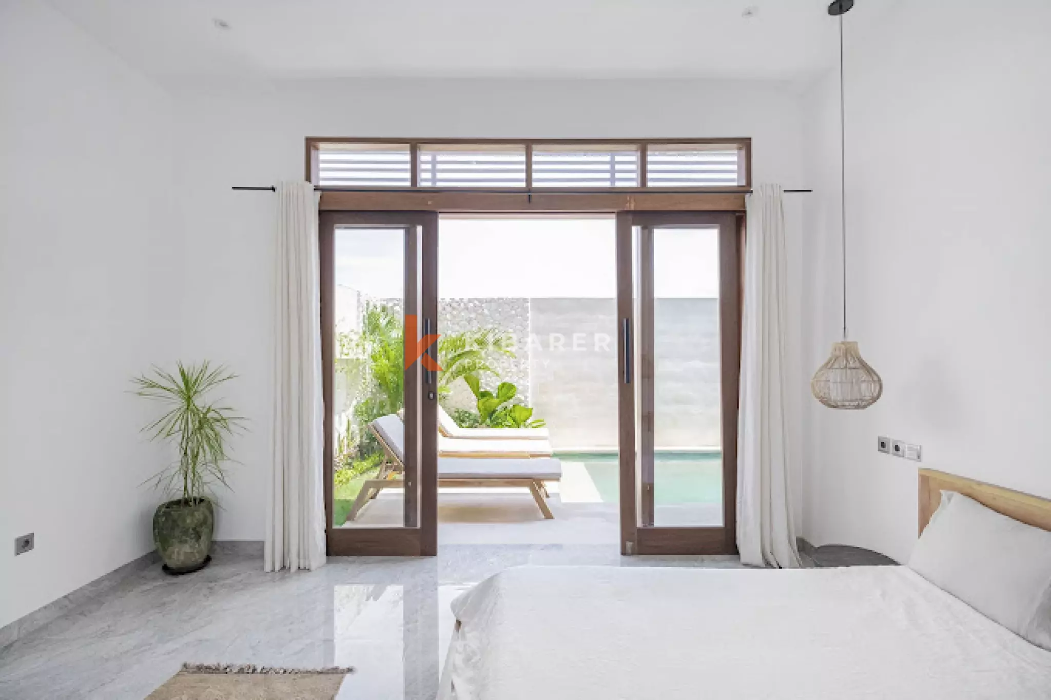 Lux Three Bedroom Villa with View and Near to Pererenan Beach — image 8