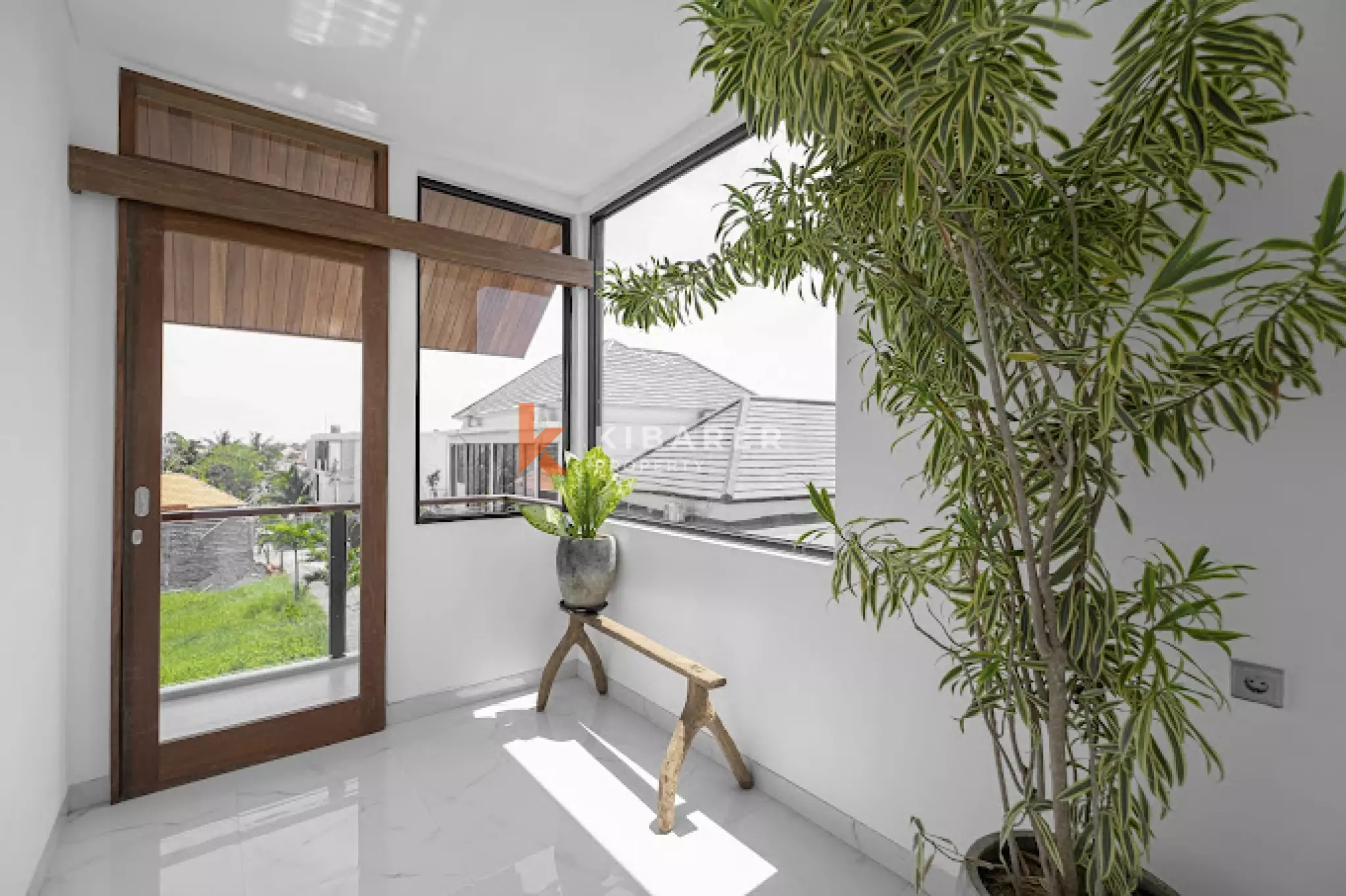 Lux Three Bedroom Villa with View and Near to Pererenan Beach — image 9