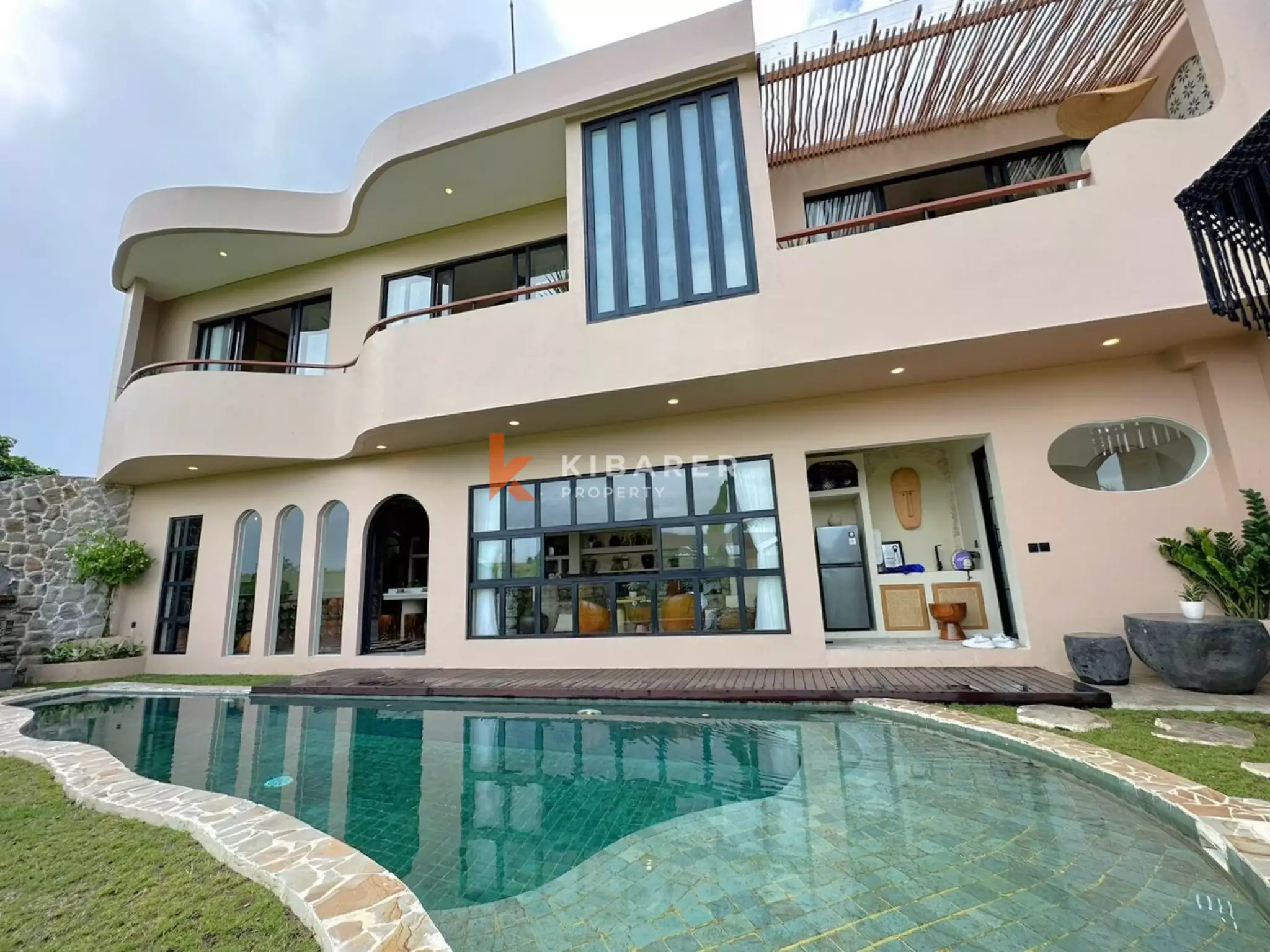 Escape to Nature Three Bedroom Villa with Rice Field Views — image 2