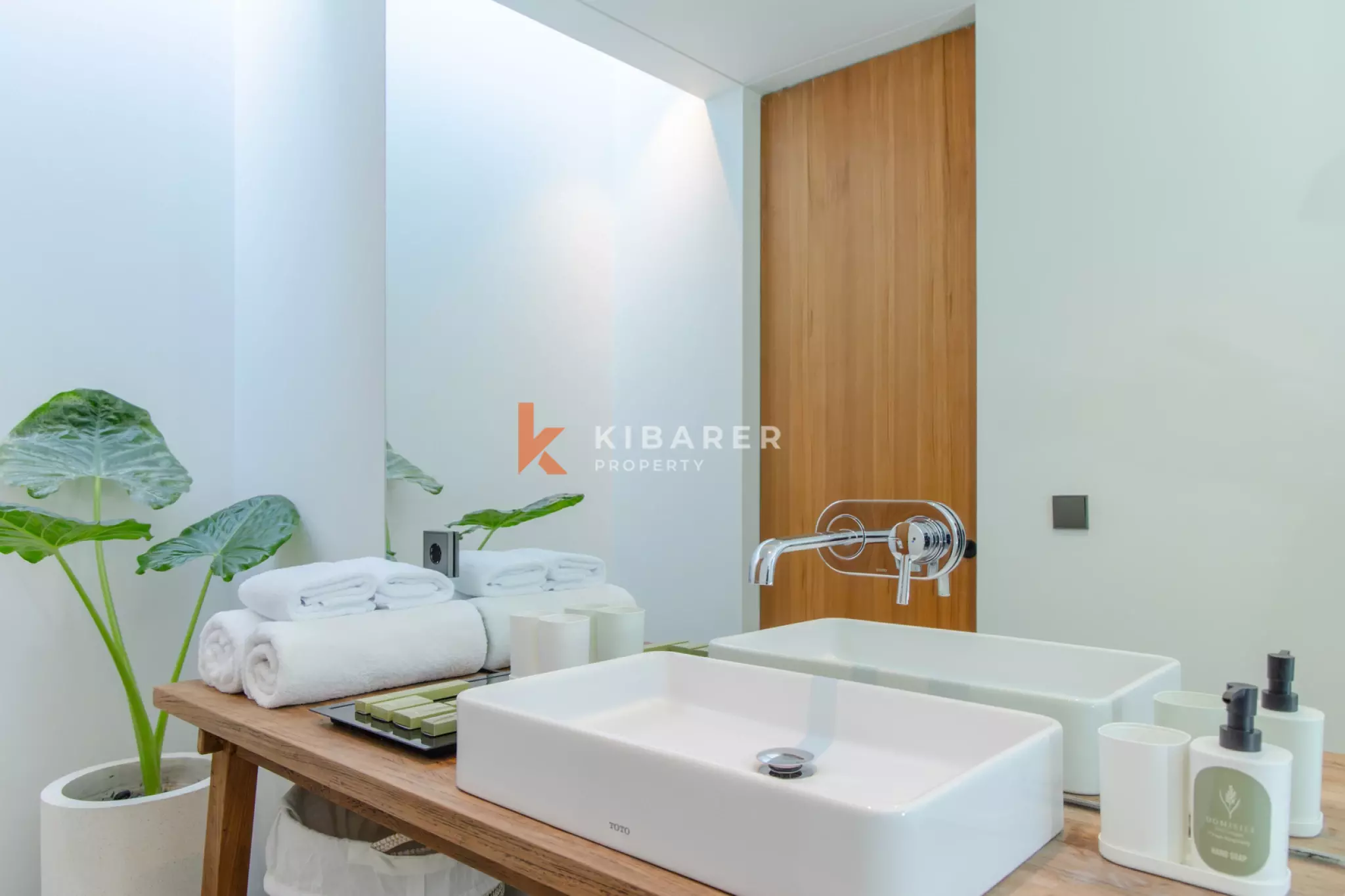 Minimalist Two Bedroom Enclosed Living Villa in Canggu — image 7