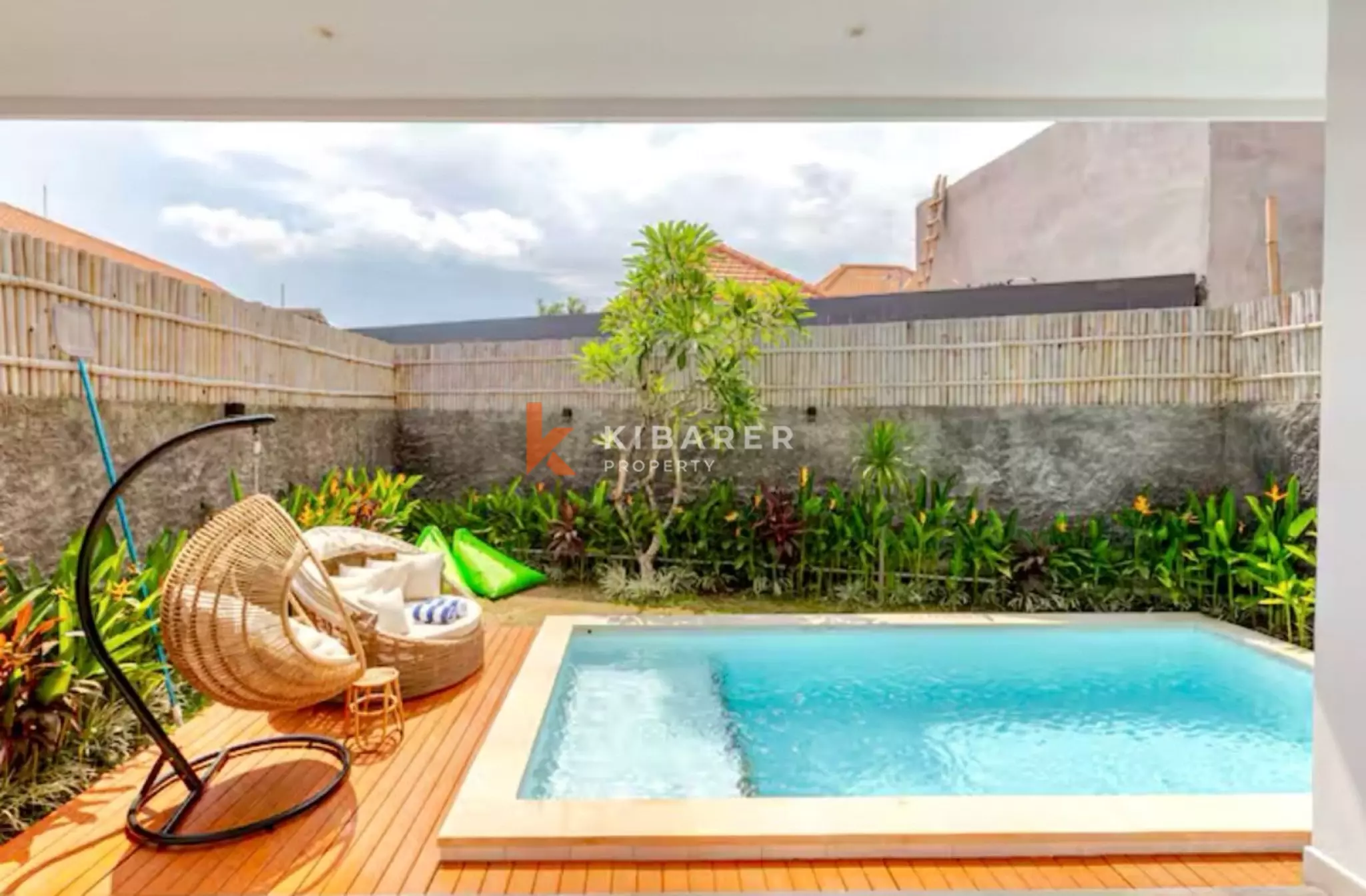 Three-Bedroom Villa with Garden in the Canggu Area — image 18