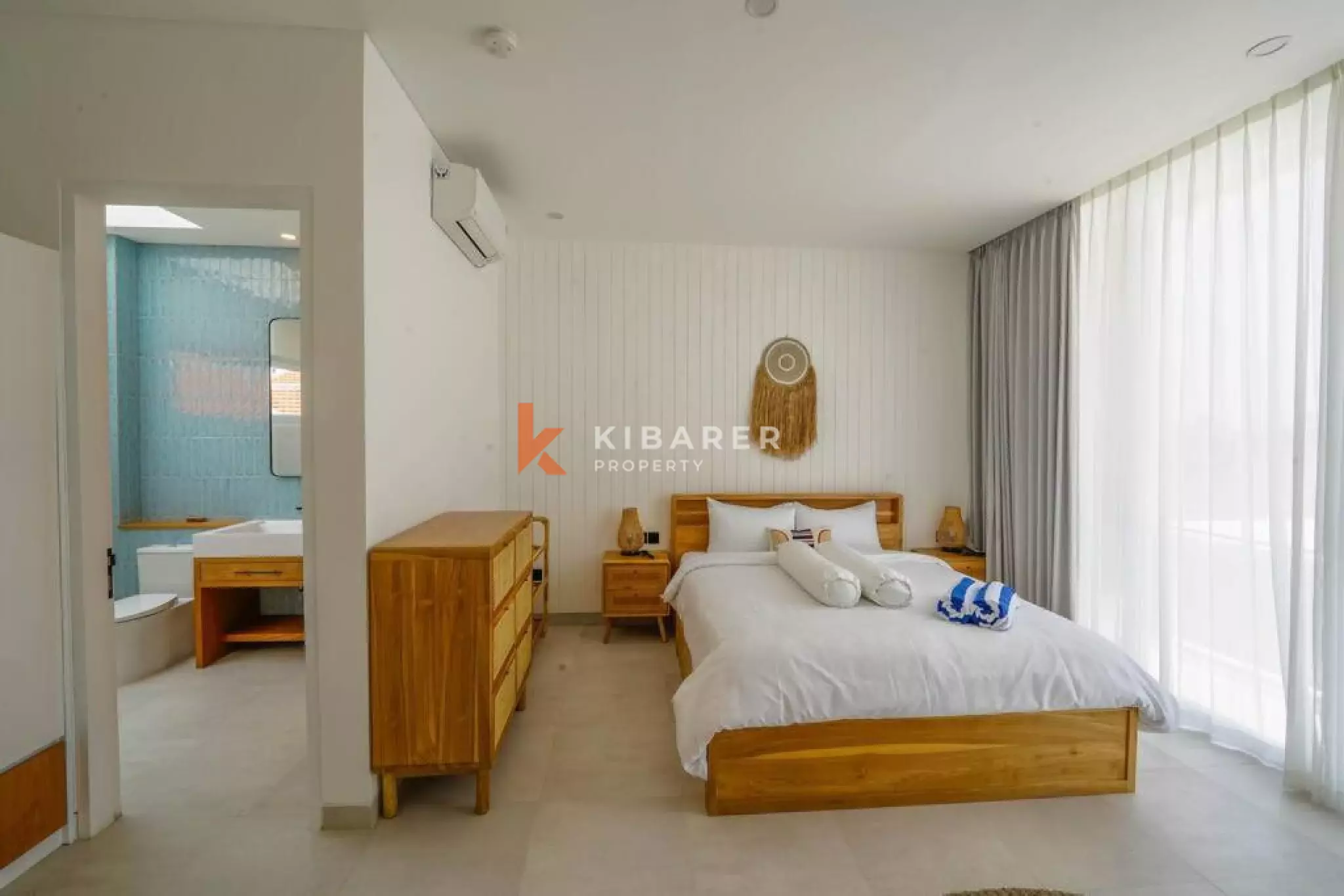 Exquisite Lux Four Bedroom Villa in Echo Beach — image 16