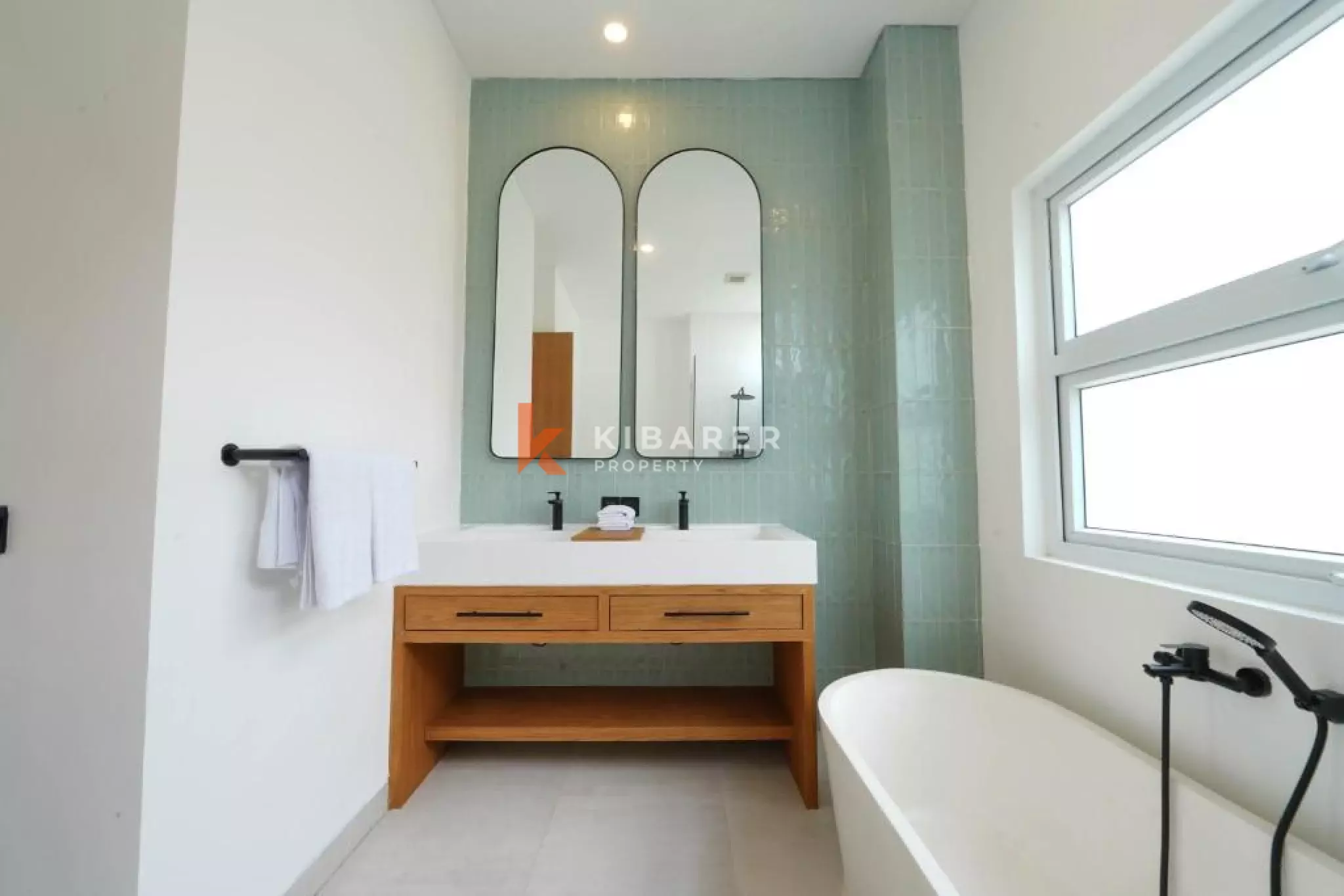 Exquisite Lux Four Bedroom Villa in Echo Beach — image 17