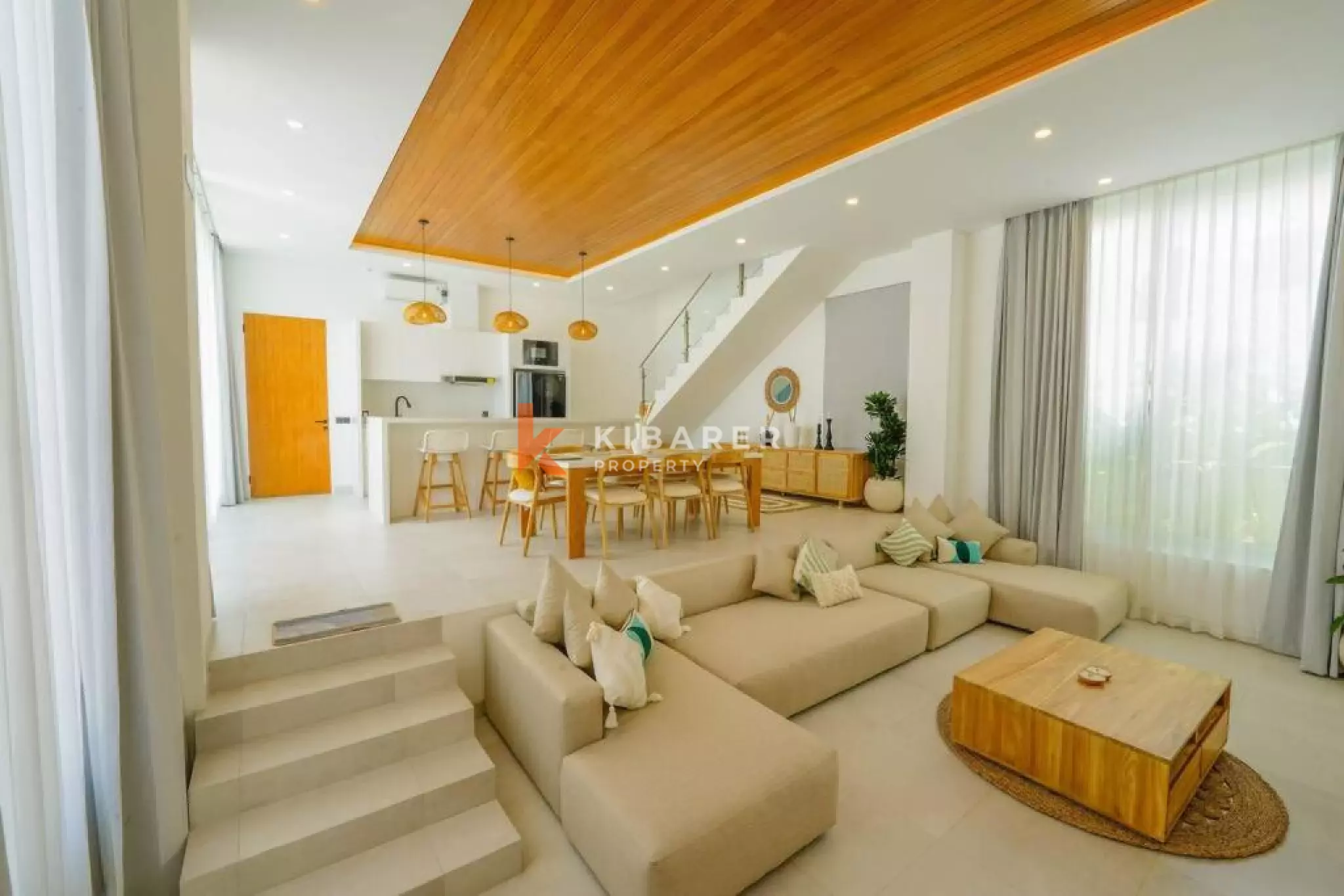 Exquisite Lux Four Bedroom Villa in Echo Beach — image 2
