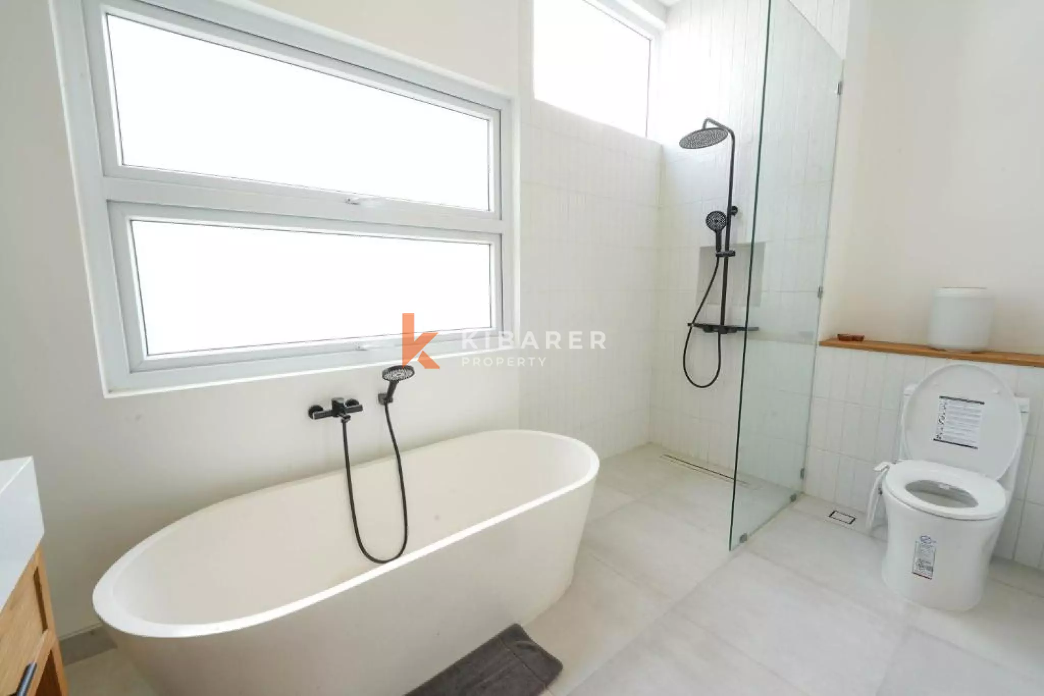 Exquisite Lux Four Bedroom Villa in Echo Beach — image 10