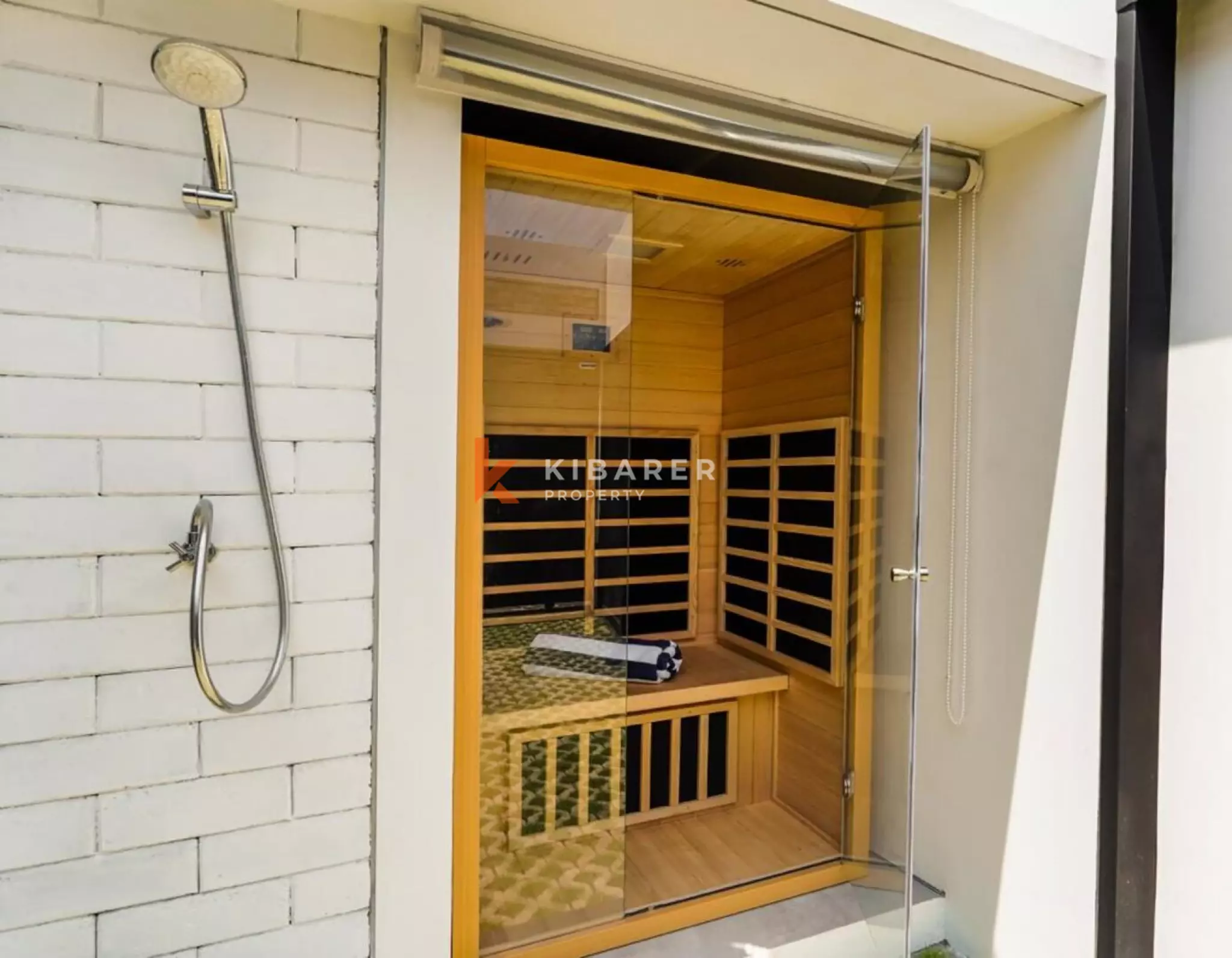 One Bedroom Villa with an Open-Plan Living Area in Pererenan — image 12
