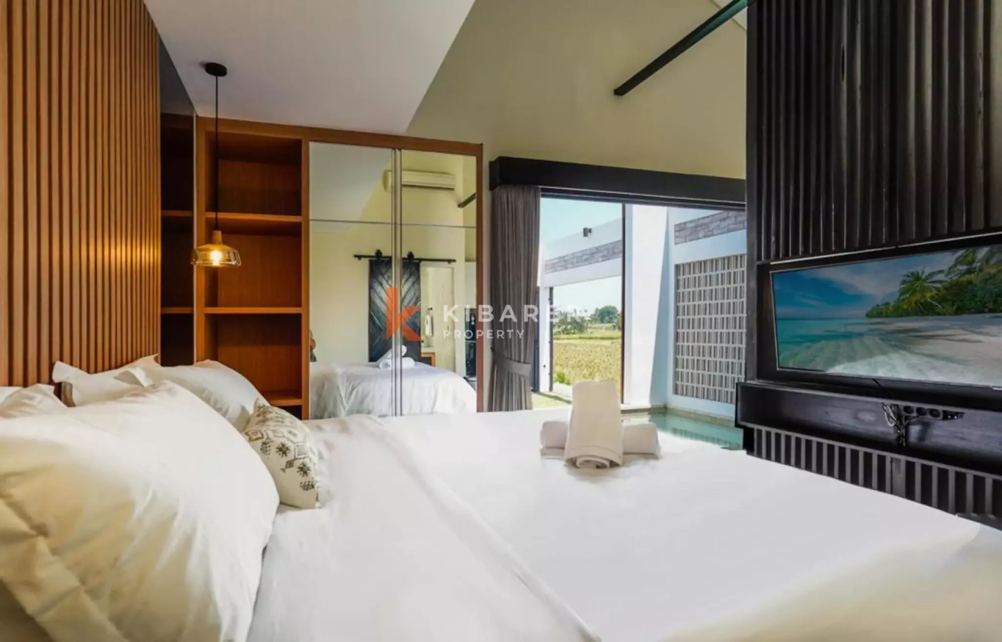 One Bedroom Villa with an Open-Plan Living Area in Pererenan — image 7