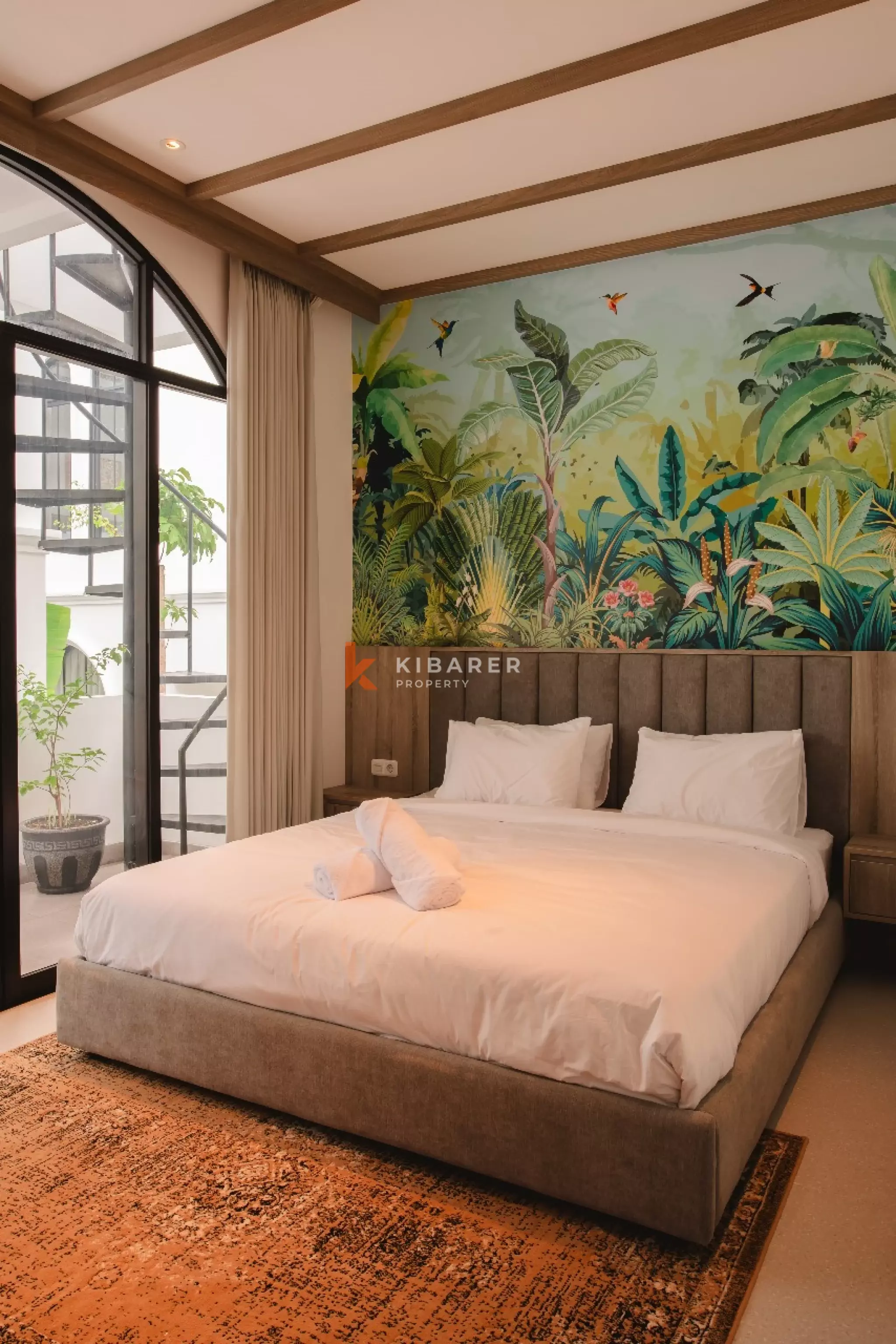 Green Three Bedroom Villa in Tumbakbayuh — image 11