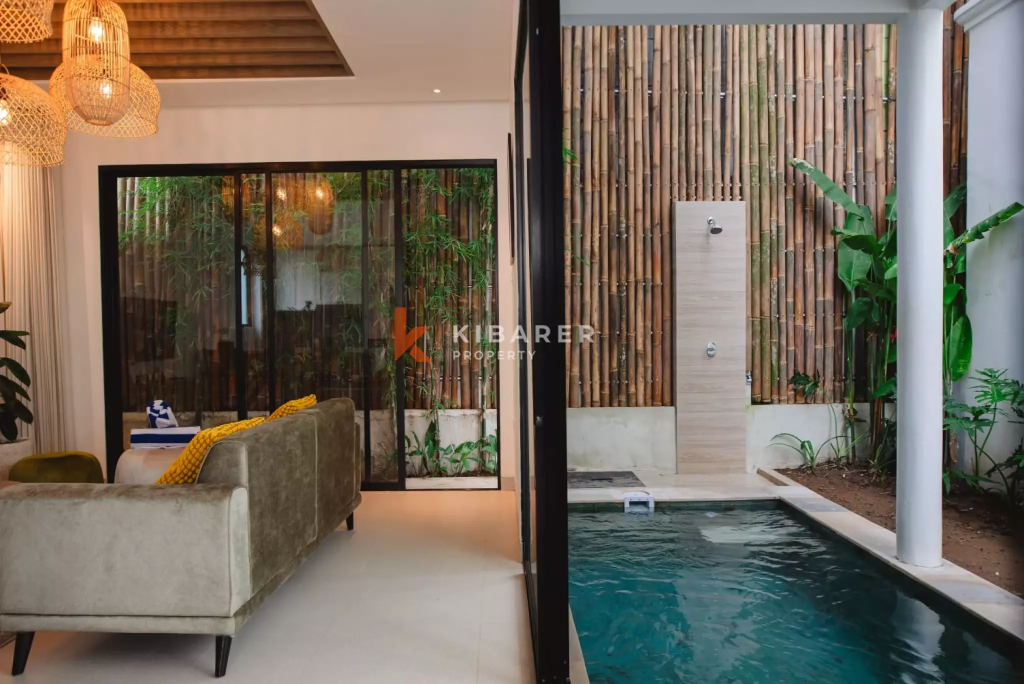 Green Three Bedroom Villa in Tumbakbayuh — image 3