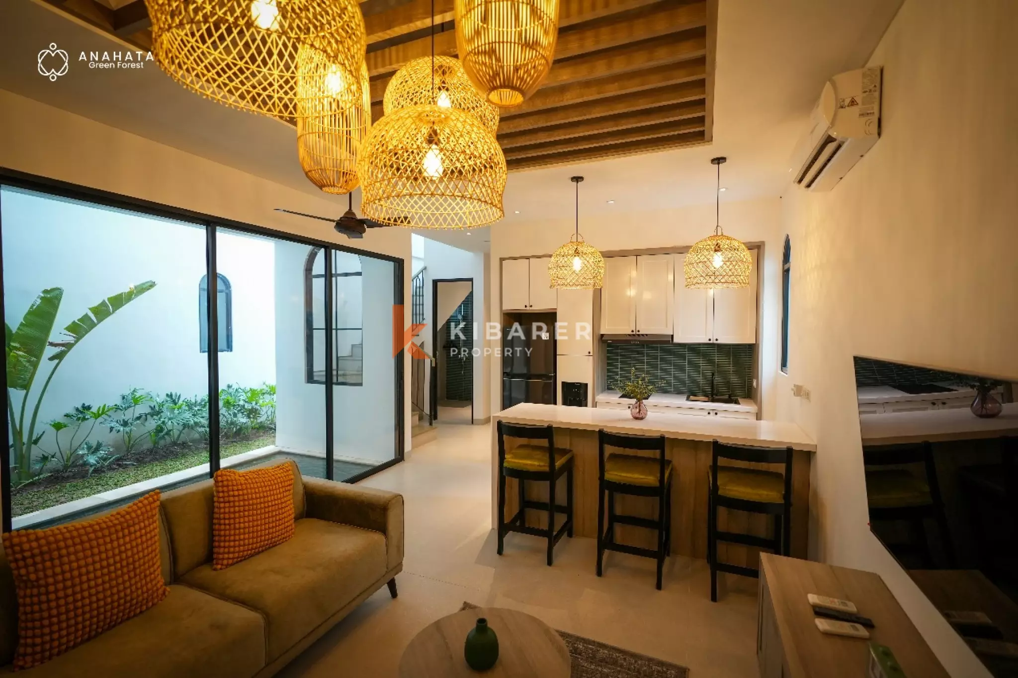 Green Three Bedroom Villa in Tumbakbayuh — image 9