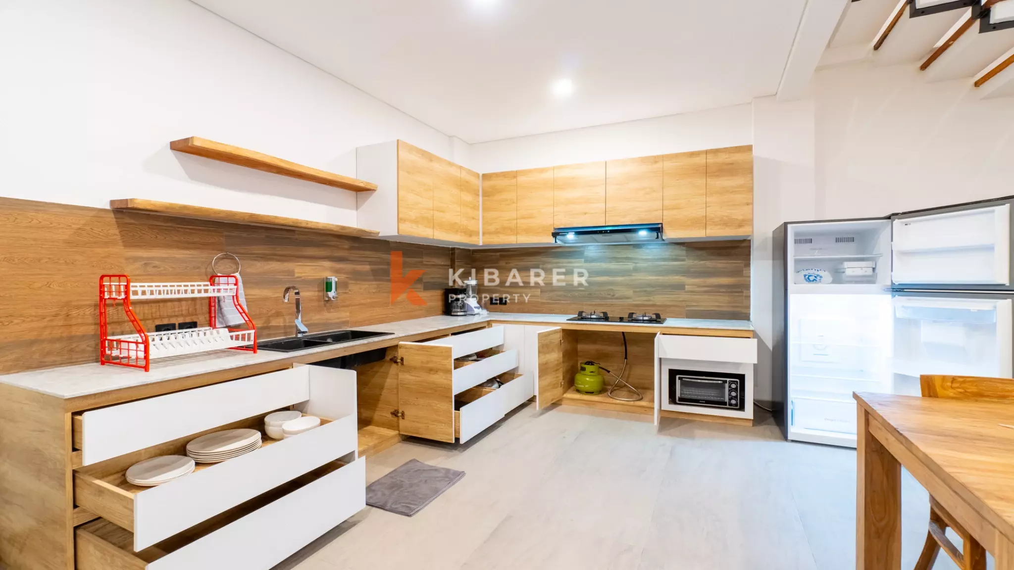 Stunning Two Storey Three-Bedroom Enclosed LivingTropical Villa in Canggu — image 5