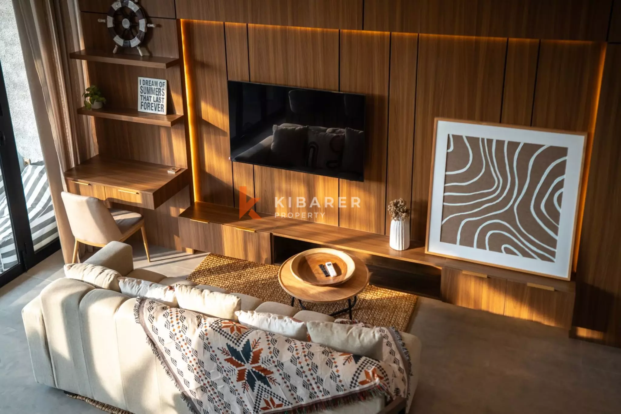 Three Bedroom Enclosed Living Villa Close to Echo Beach - Canggu — image 2