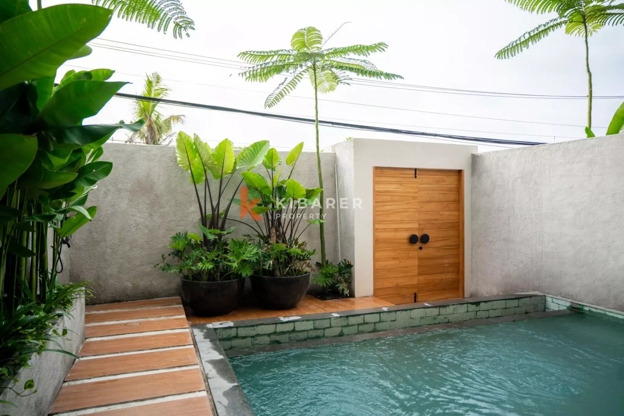 Three Bedroom Enclosed Living Villa Close to Echo Beach - Canggu — image 16