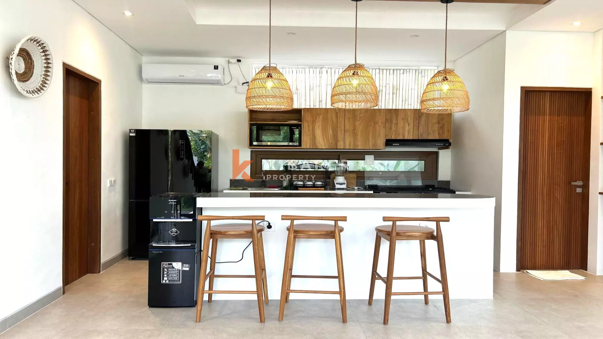 Charming One-Bedroom Sunken Living Room Villa Situated in Seminyak — image 7