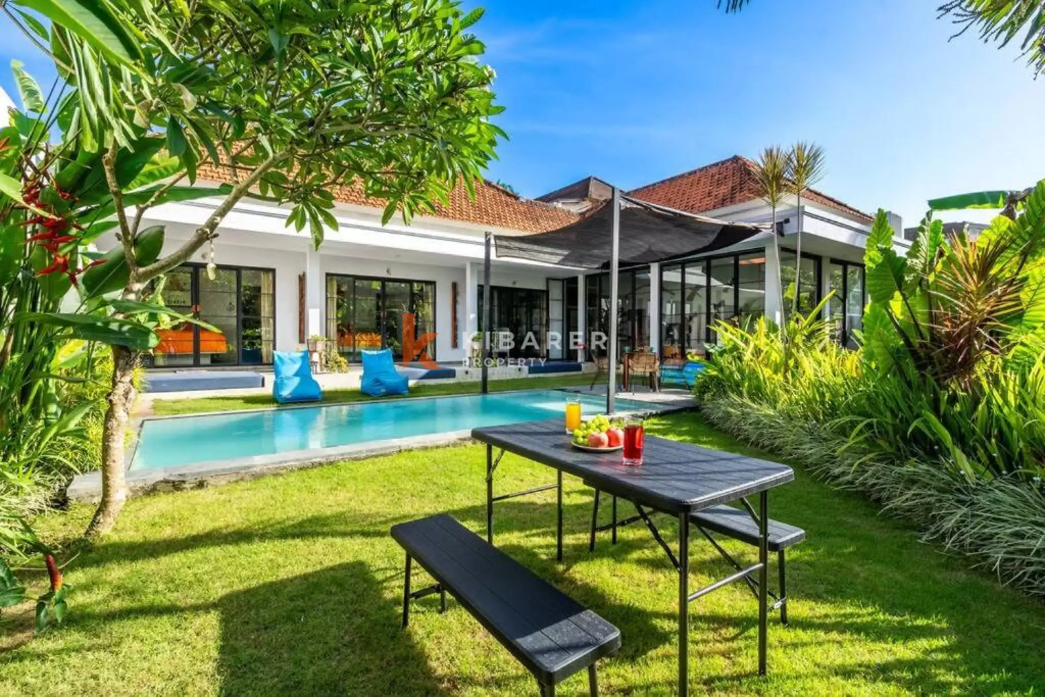 Three Bedroom Villa with Greenery View in Pererenan