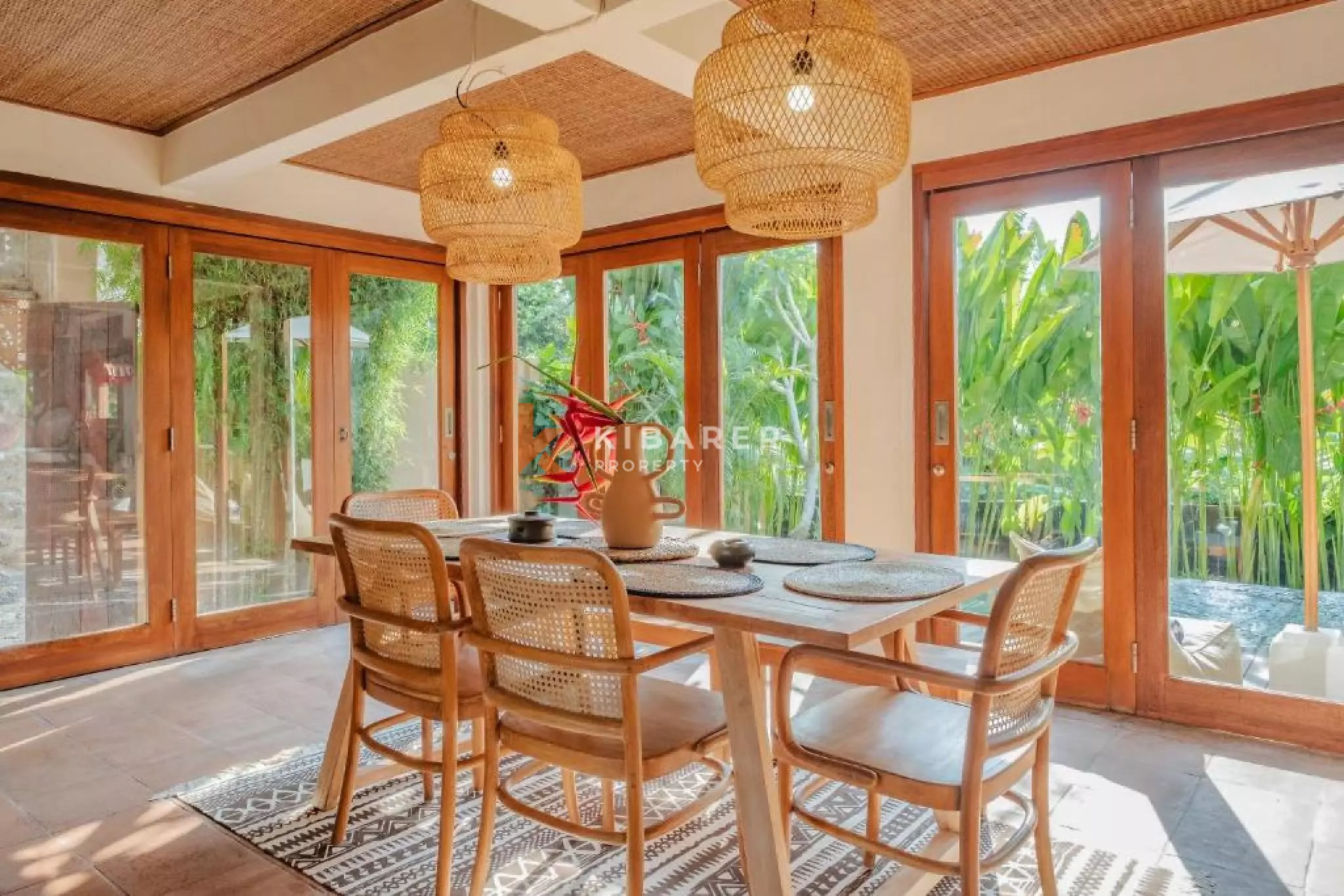 Classic One-Bedroom Villa with Lush view in Tumbak Bayuh — image 4