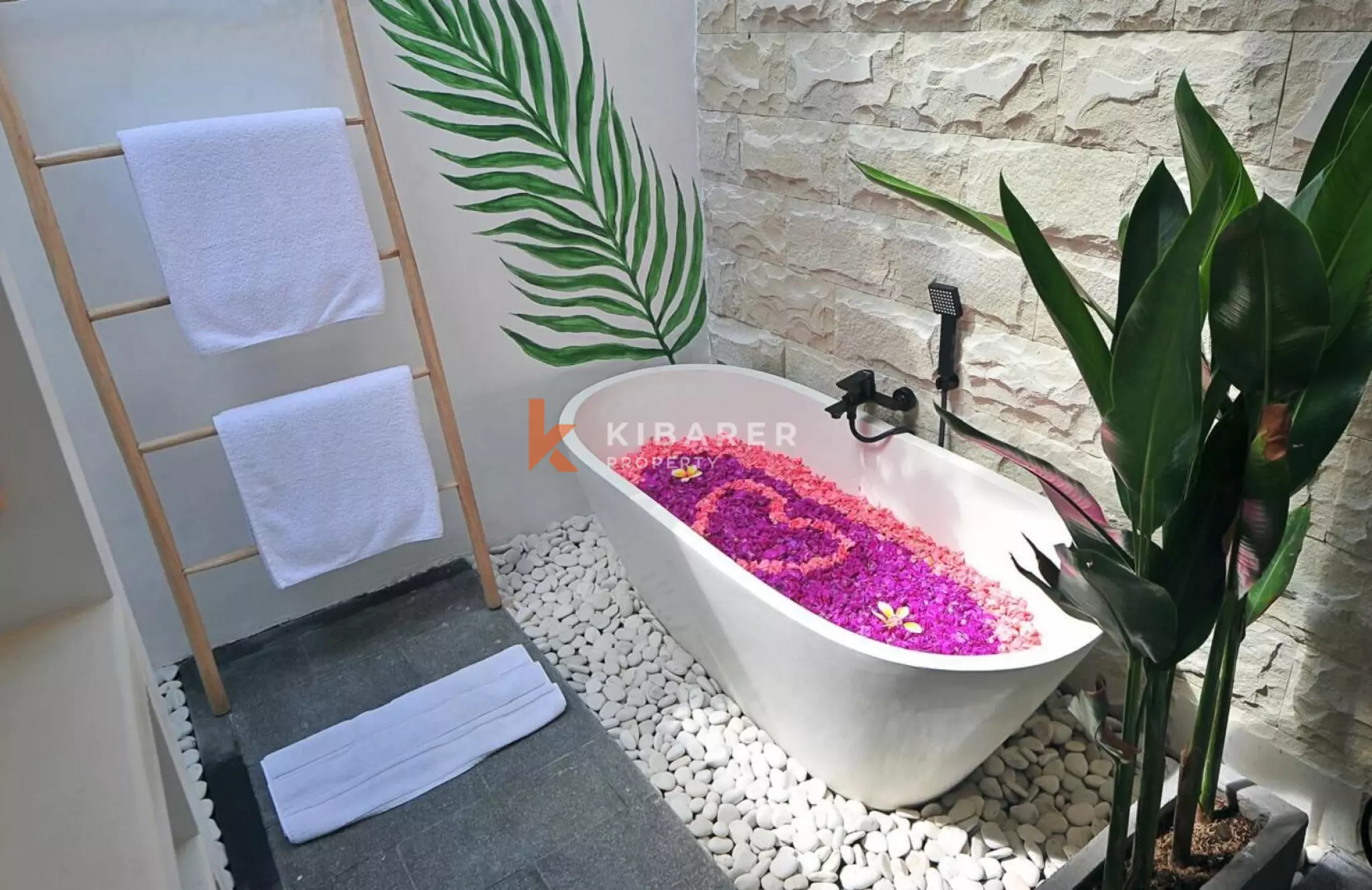Two Bedroom Ensuite with Bright, Open Living Space in Padonan — image 11