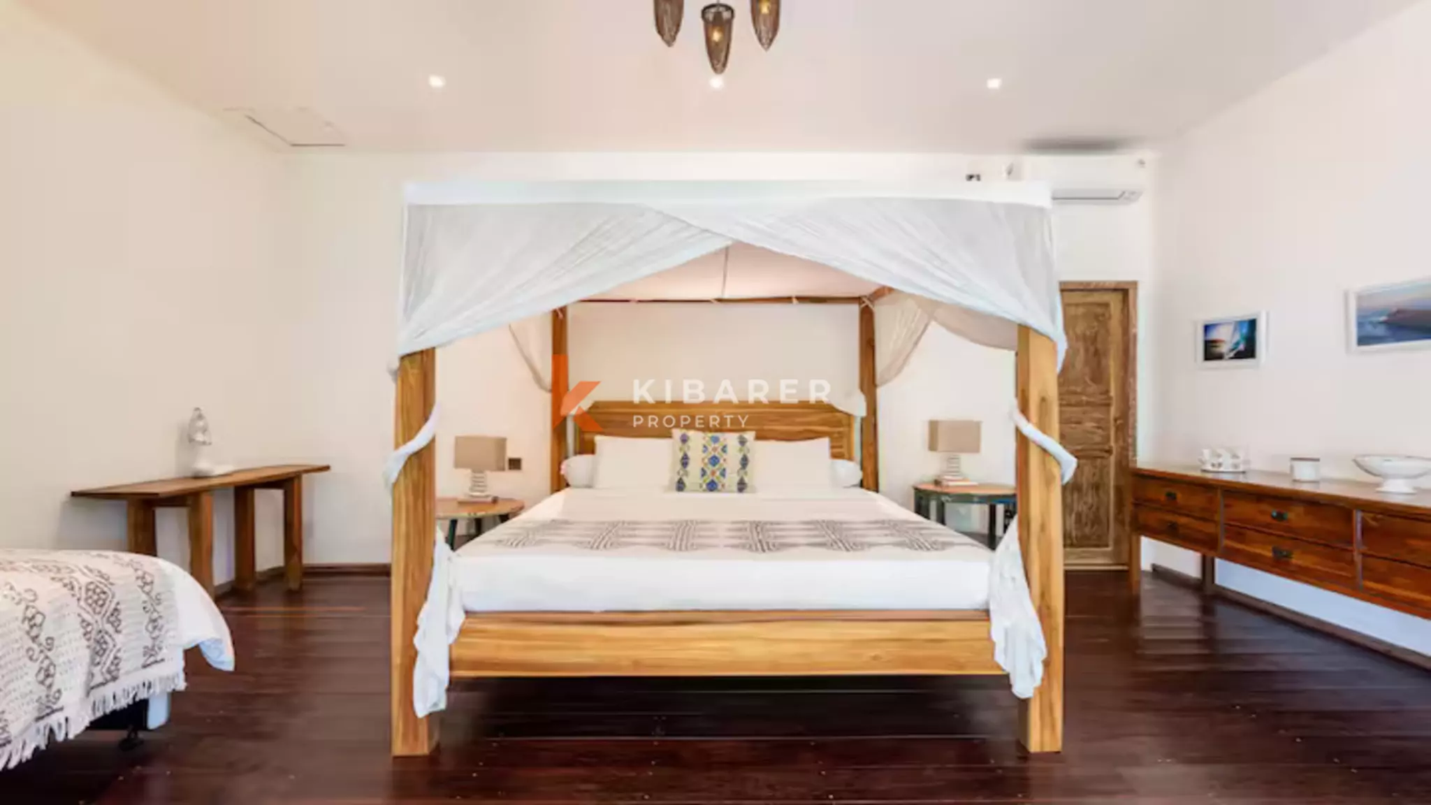 Amazing Classic Six-Bedroom Enclosed Villa in the Heart of Batu Bolong — image 14