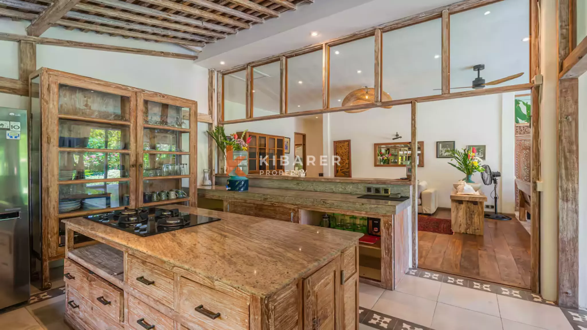 Amazing Classic Six-Bedroom Enclosed Villa in the Heart of Batu Bolong — image 8