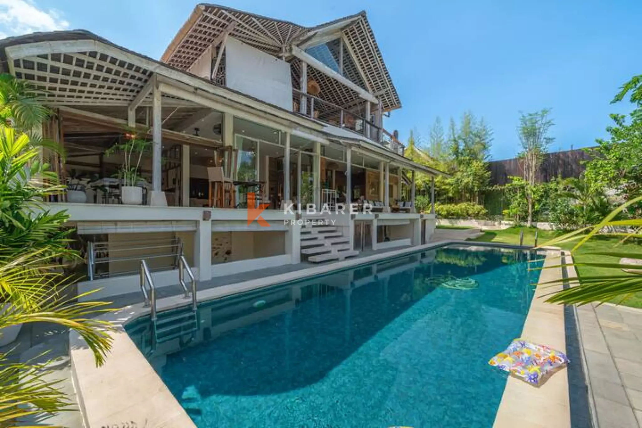 Amazing Classic Six-Bedroom Enclosed Villa in the Heart of Batu Bolong