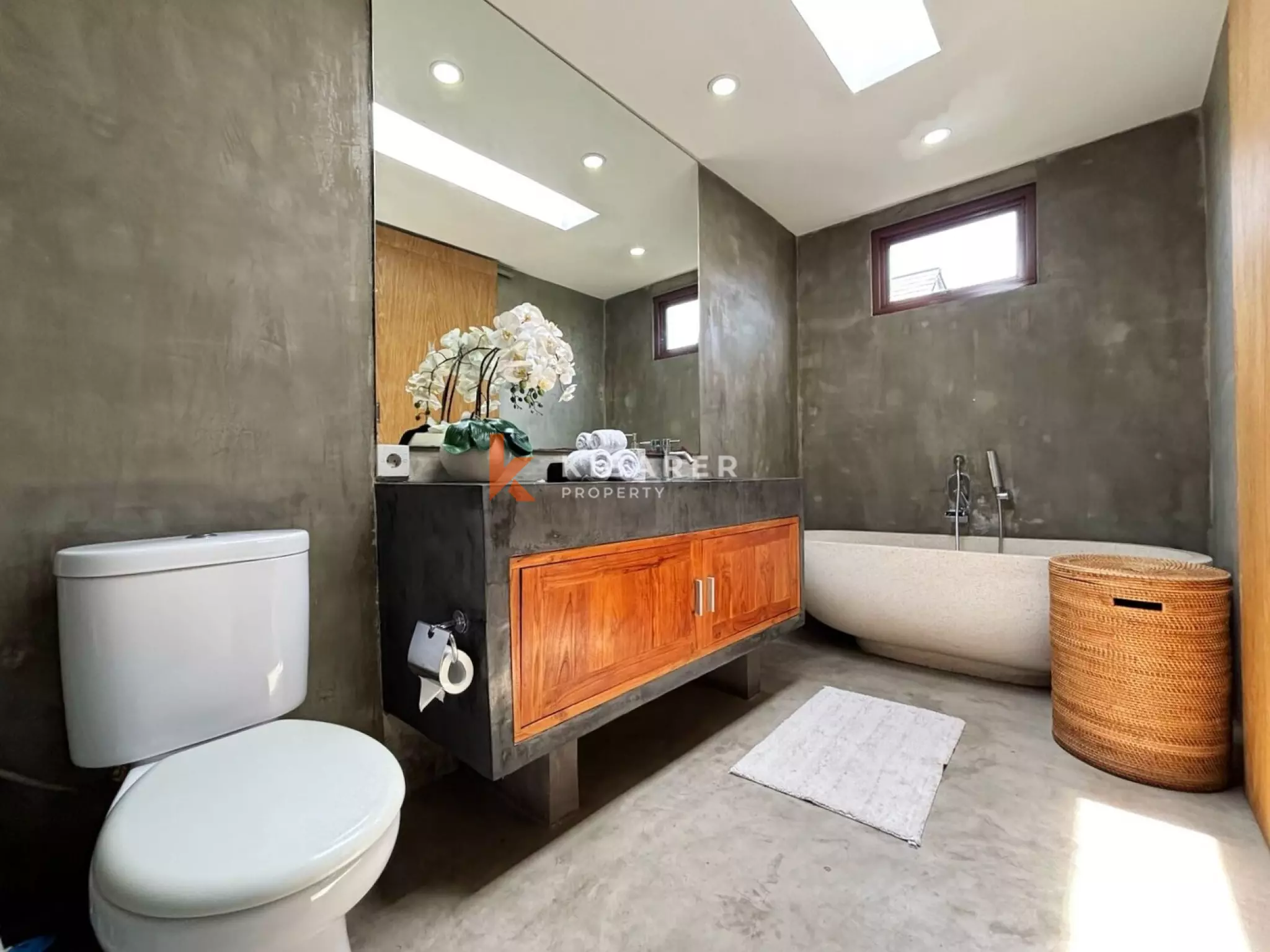 Charming Two-Bedroom Industrial Villa Located in Canggu — image 16