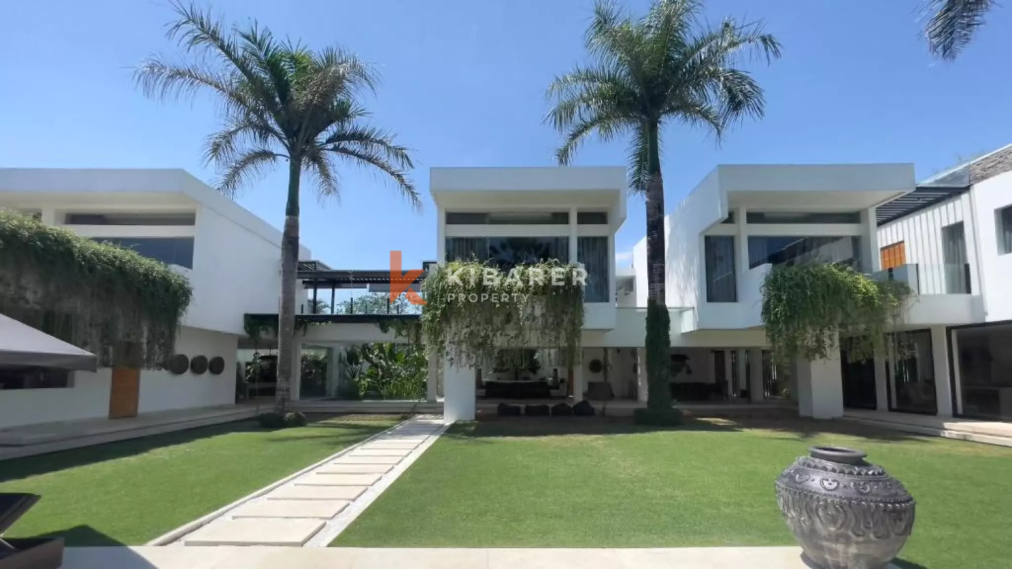 Five-Bedroom Luxury Villa with Gym room in Tumbak Bayuh — image 4