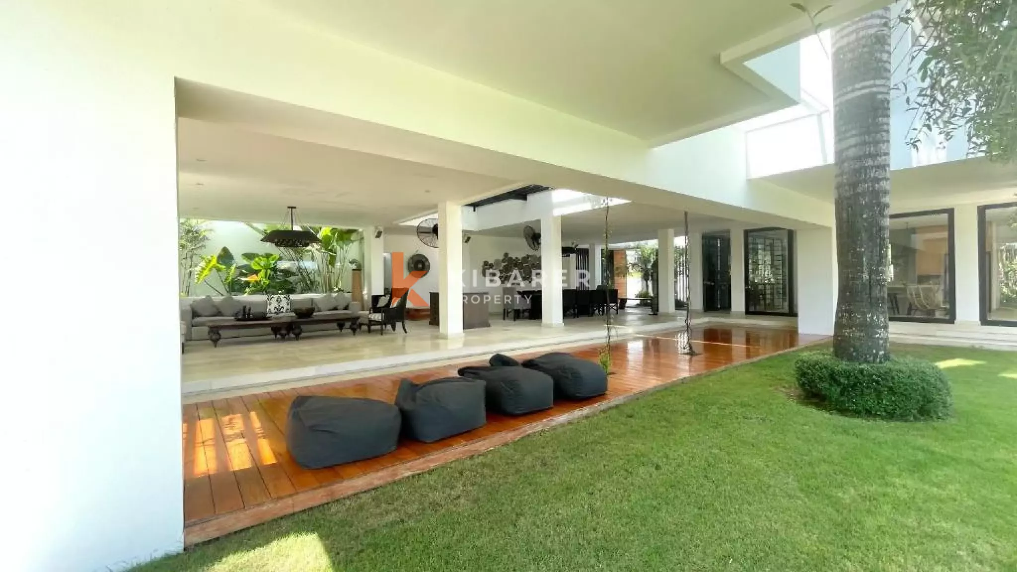 Five-Bedroom Luxury Villa with Gym room in Tumbak Bayuh — image 12