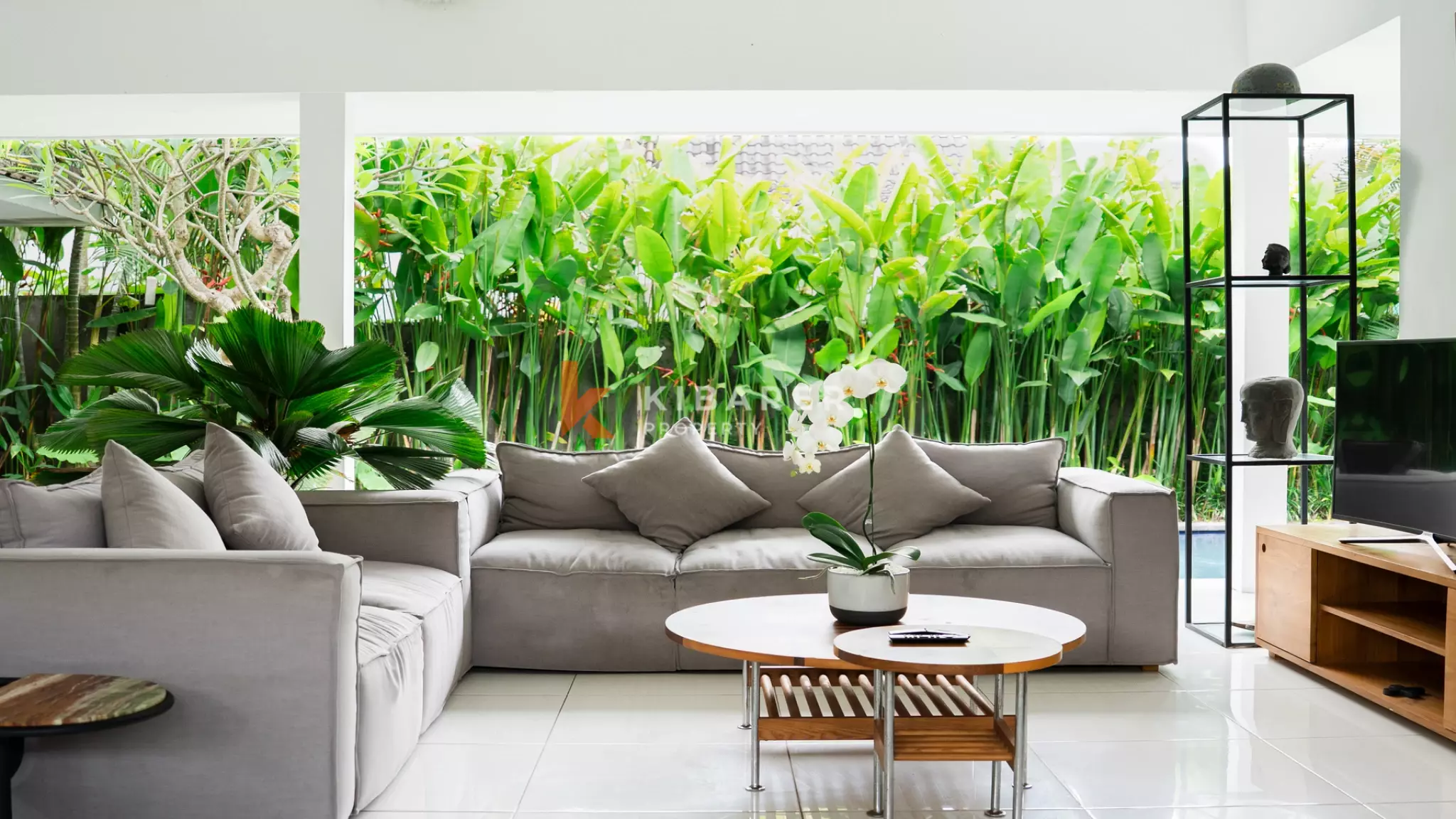 Stunning Three-Bedroom Tropical Villa with Open Living and Pool in Canggu — image 5