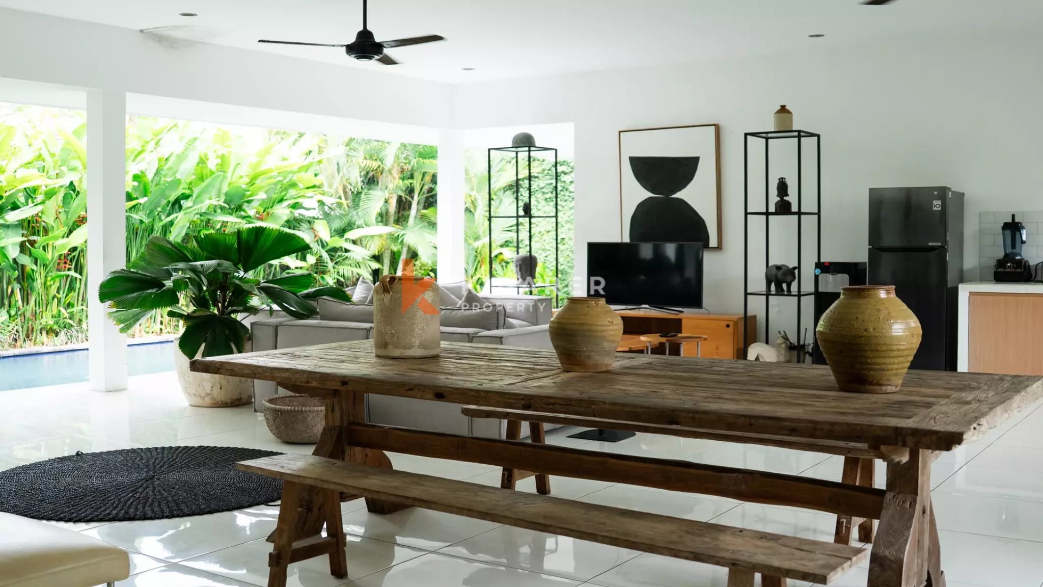Stunning Three-Bedroom Tropical Villa with Open Living and Pool in Canggu — image 4