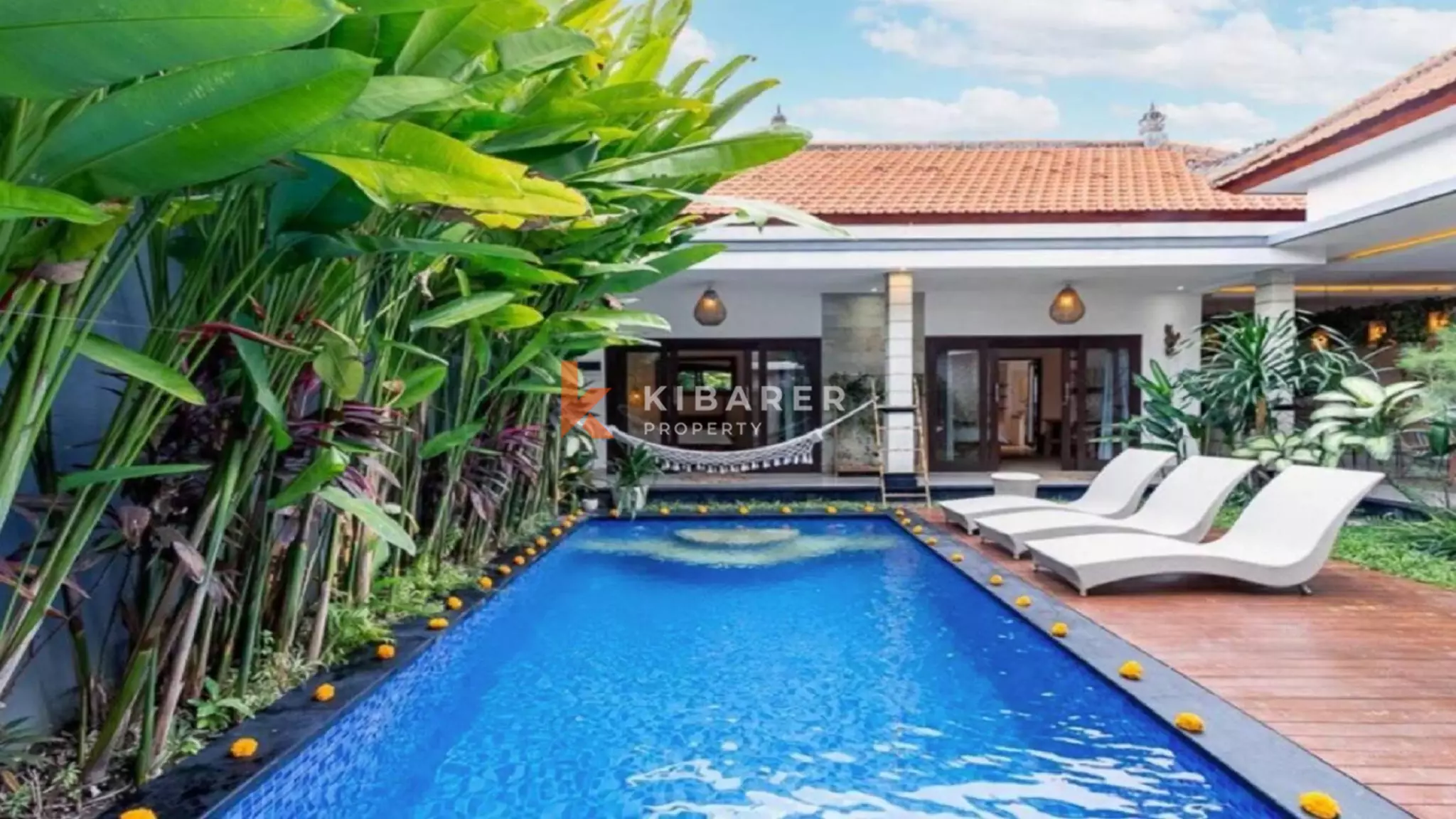 Beautiful Three-Bedroom Open Living Villa in Canggu — image 1