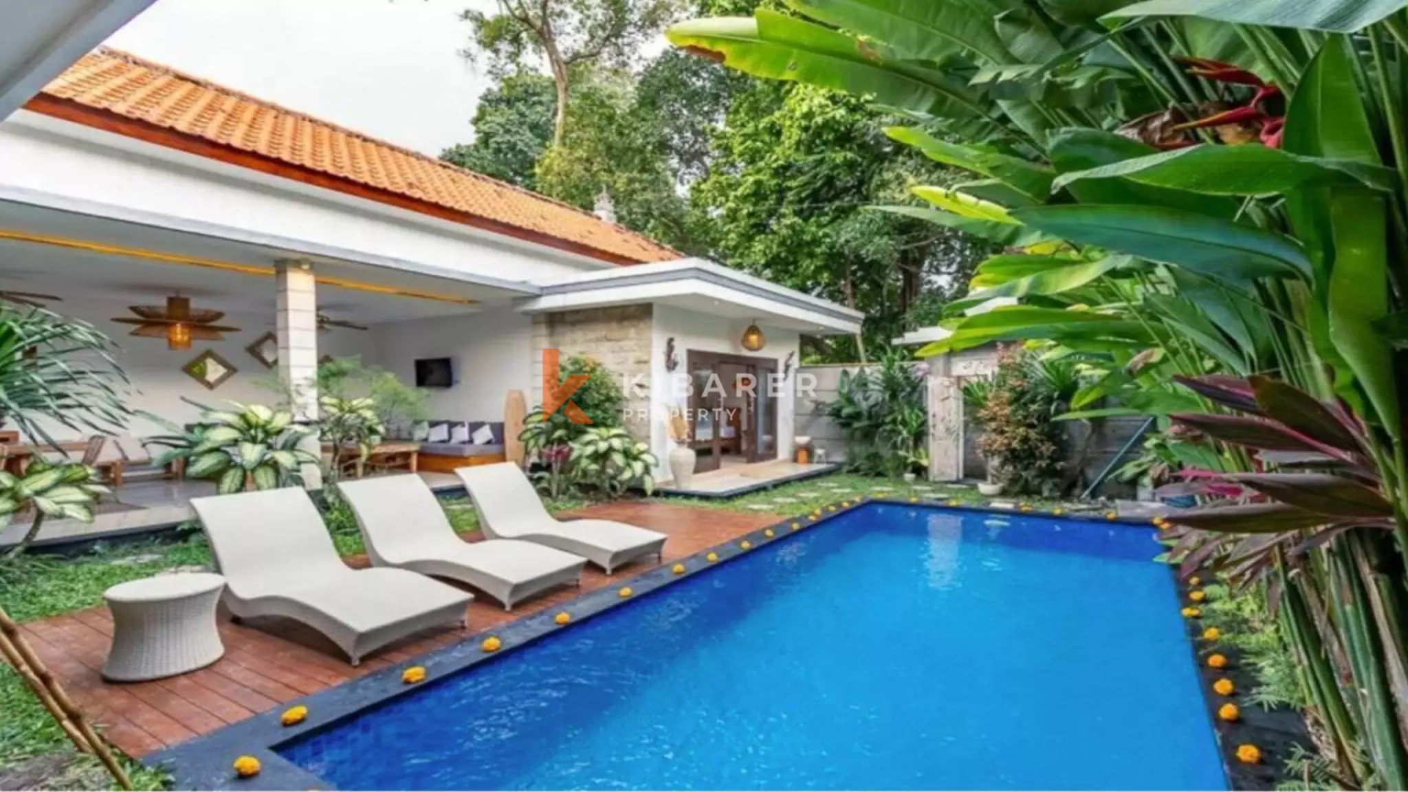 Beautiful Three-Bedroom Open Living Villa in Canggu — image 3