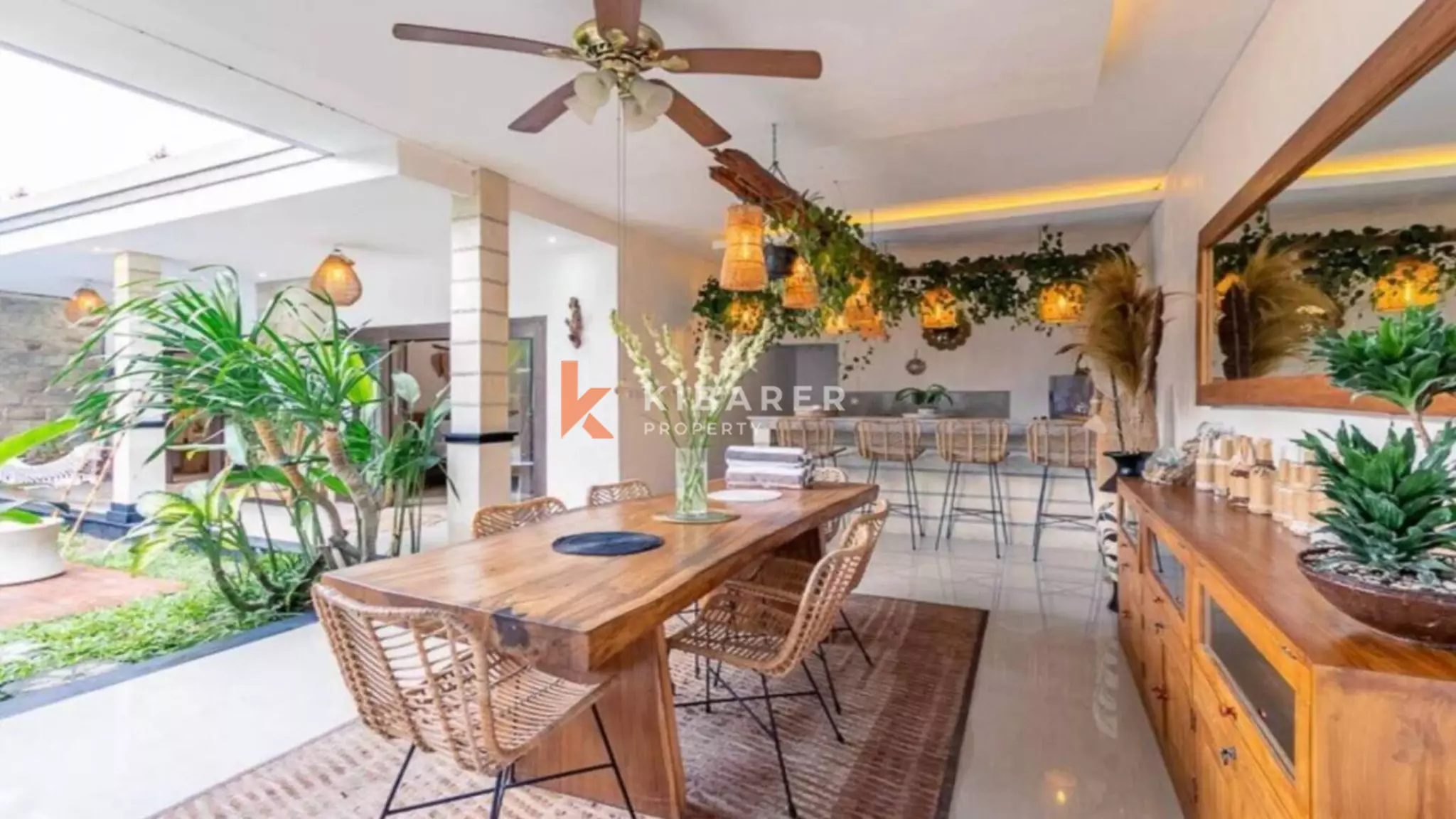 Beautiful Three-Bedroom Open Living Villa in Canggu — image 7