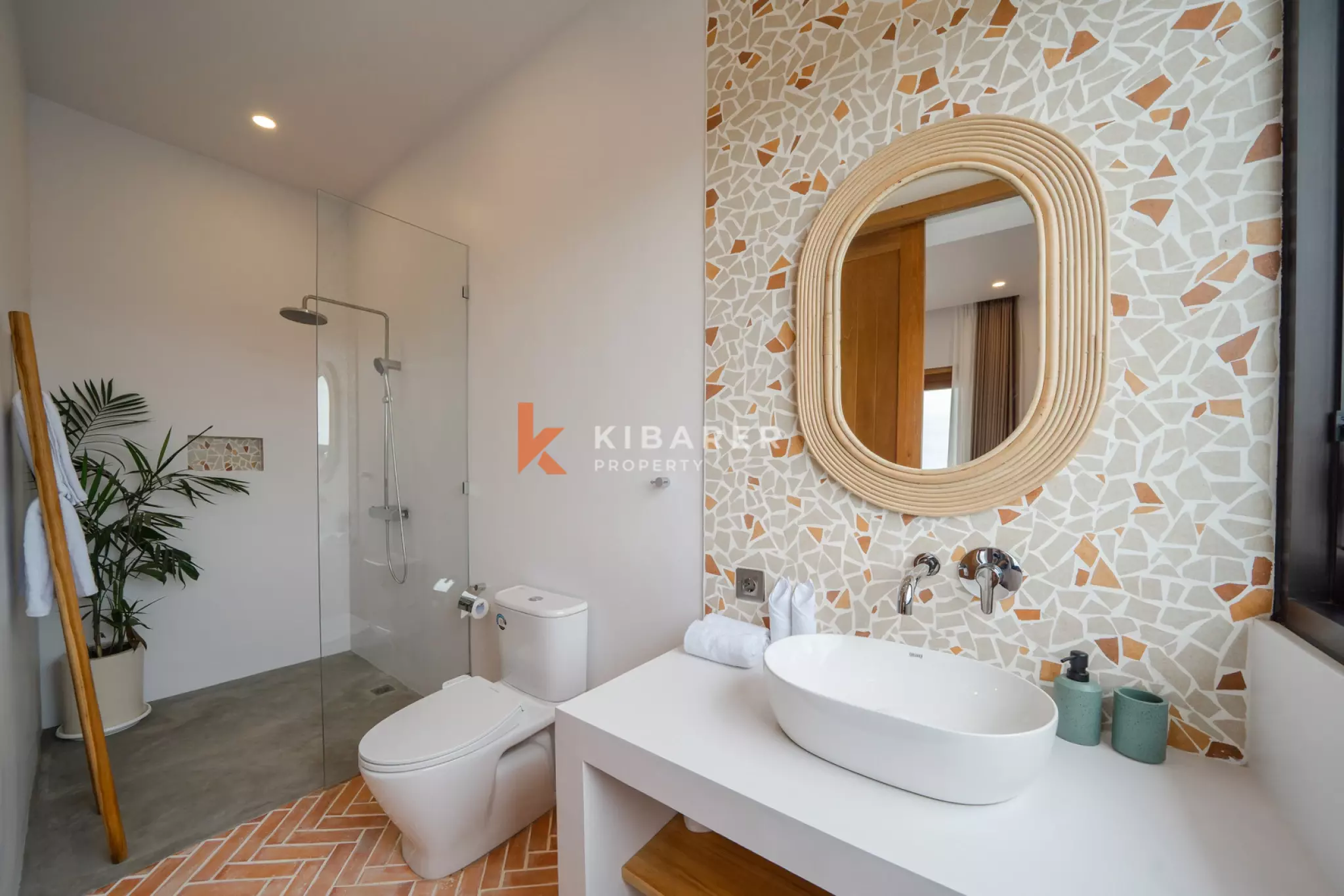Three Bedroom Enclosed Villa with Ricefield View in Padonan Area — image 14