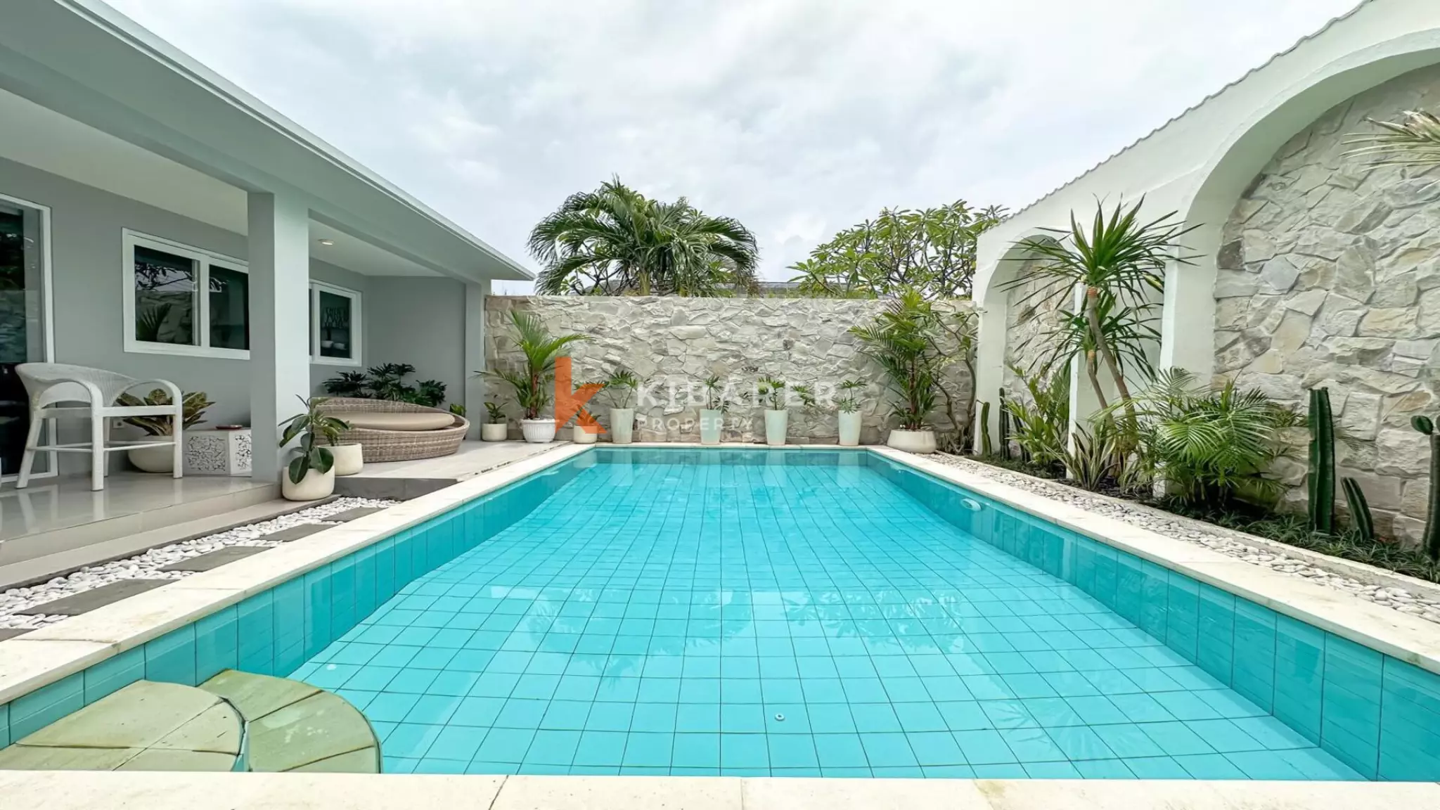 Charming Three-Bedroom Villa with Private Pool and Enclosed Living Area in Canggu — image 3