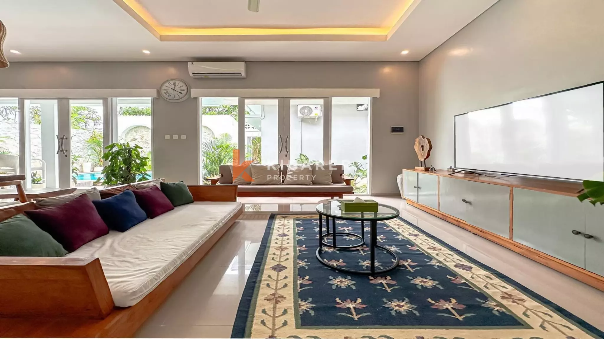 Charming Three-Bedroom Villa with Private Pool and Enclosed Living Area in Canggu — image 8