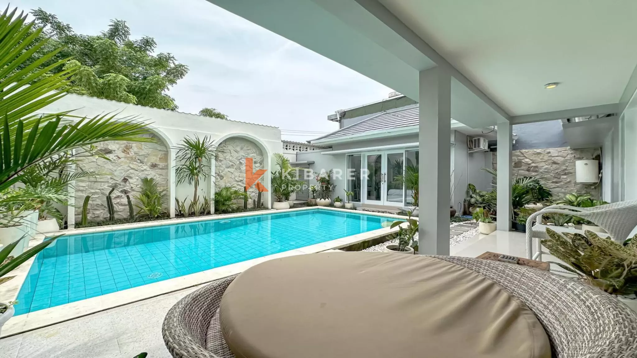Charming Three-Bedroom Villa with Private Pool and Enclosed Living Area in Canggu — image 4